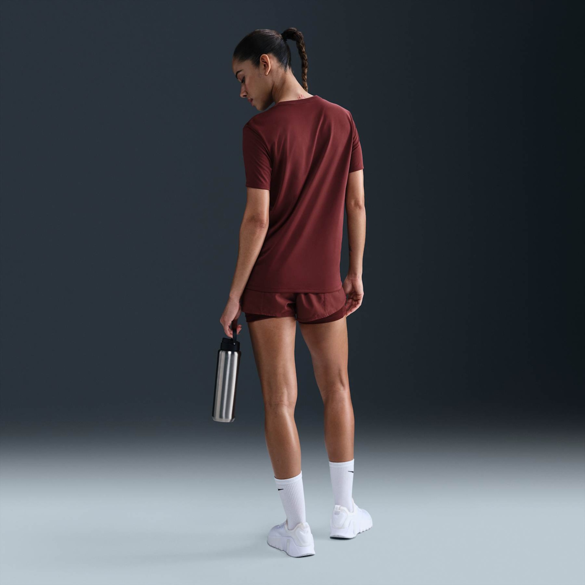 Camiseta Nike Dri-FIT Feminina - Foto 5