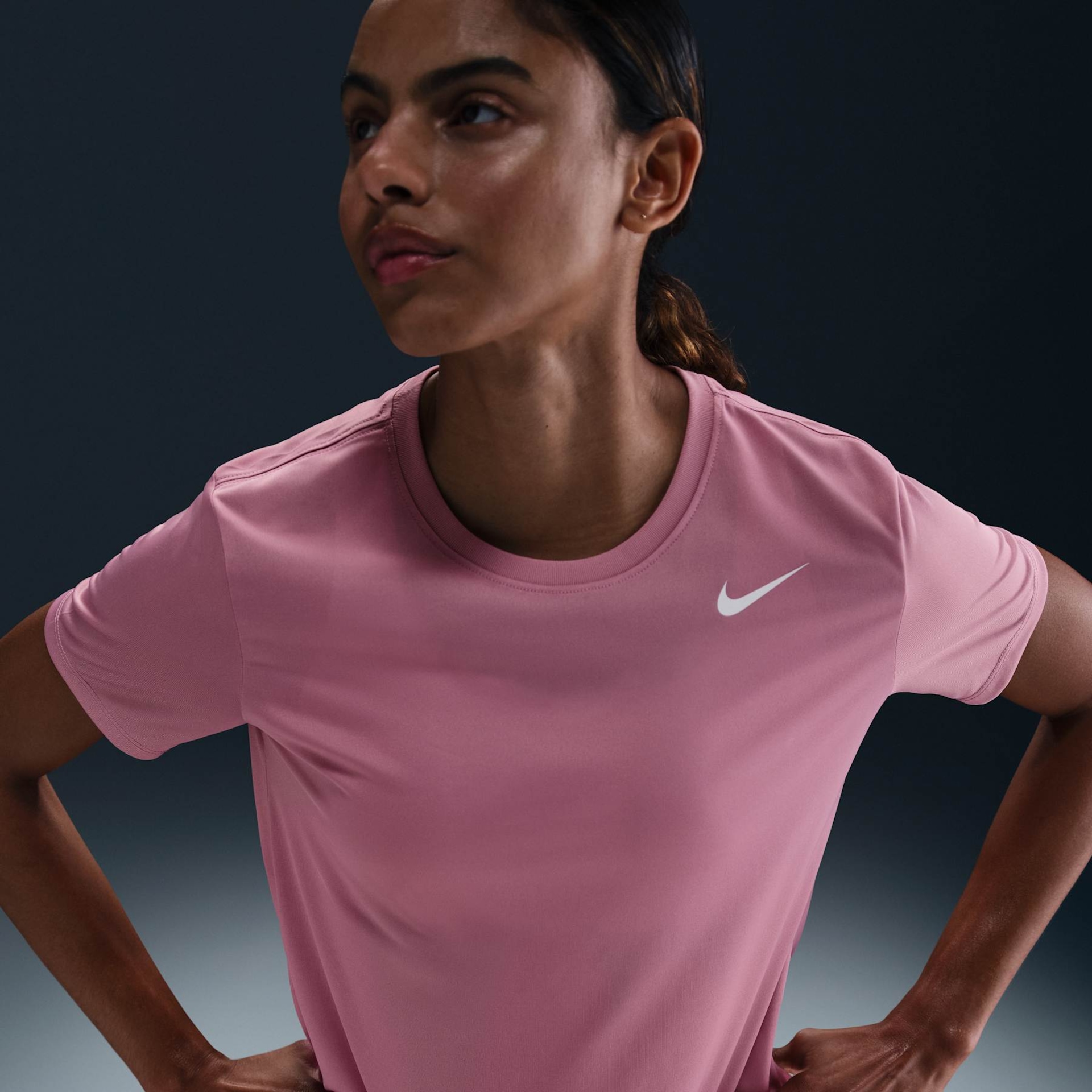 Camiseta Nike Dri-FIT Feminina - Foto 1