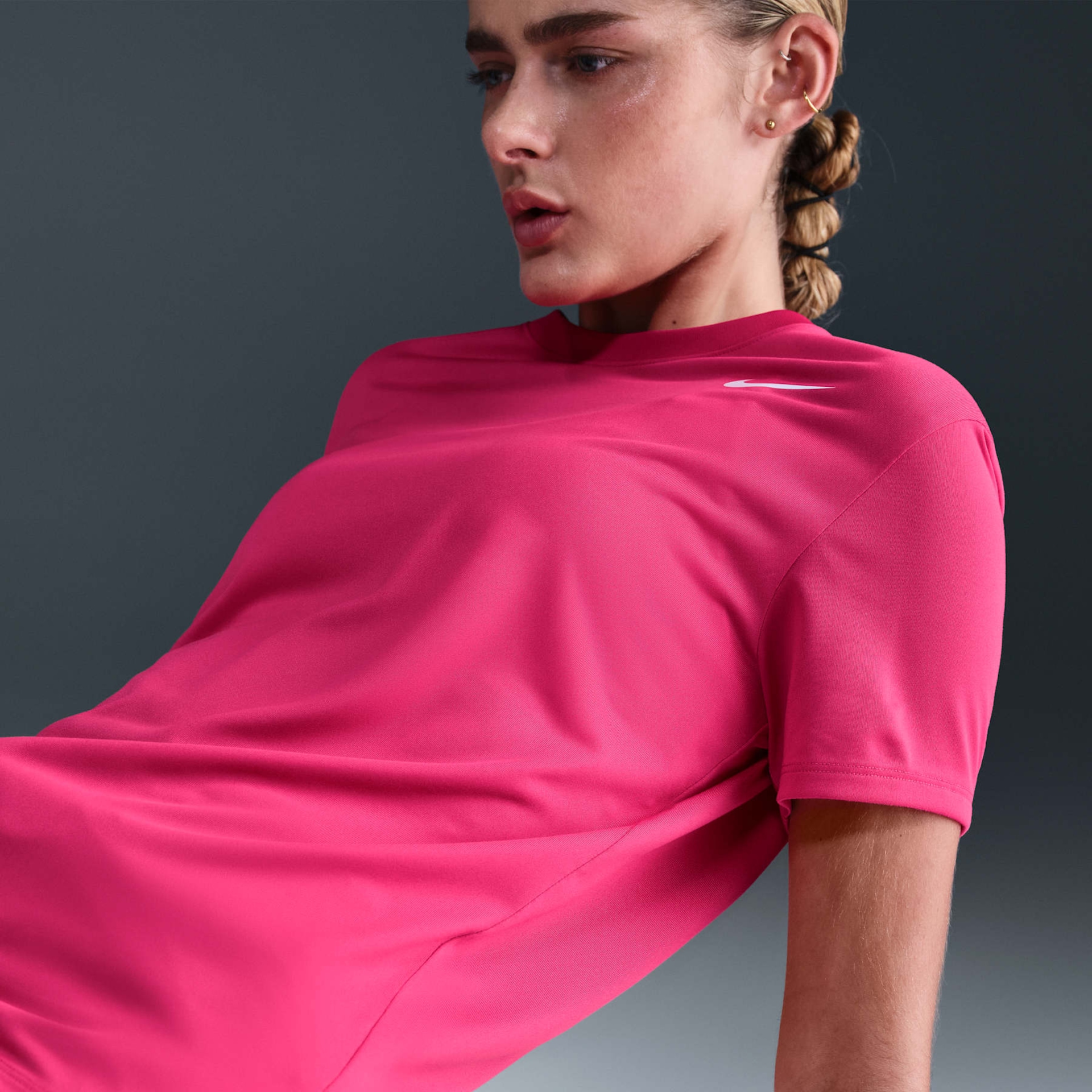 Camiseta Nike Dri-FIT Feminina - Foto 3