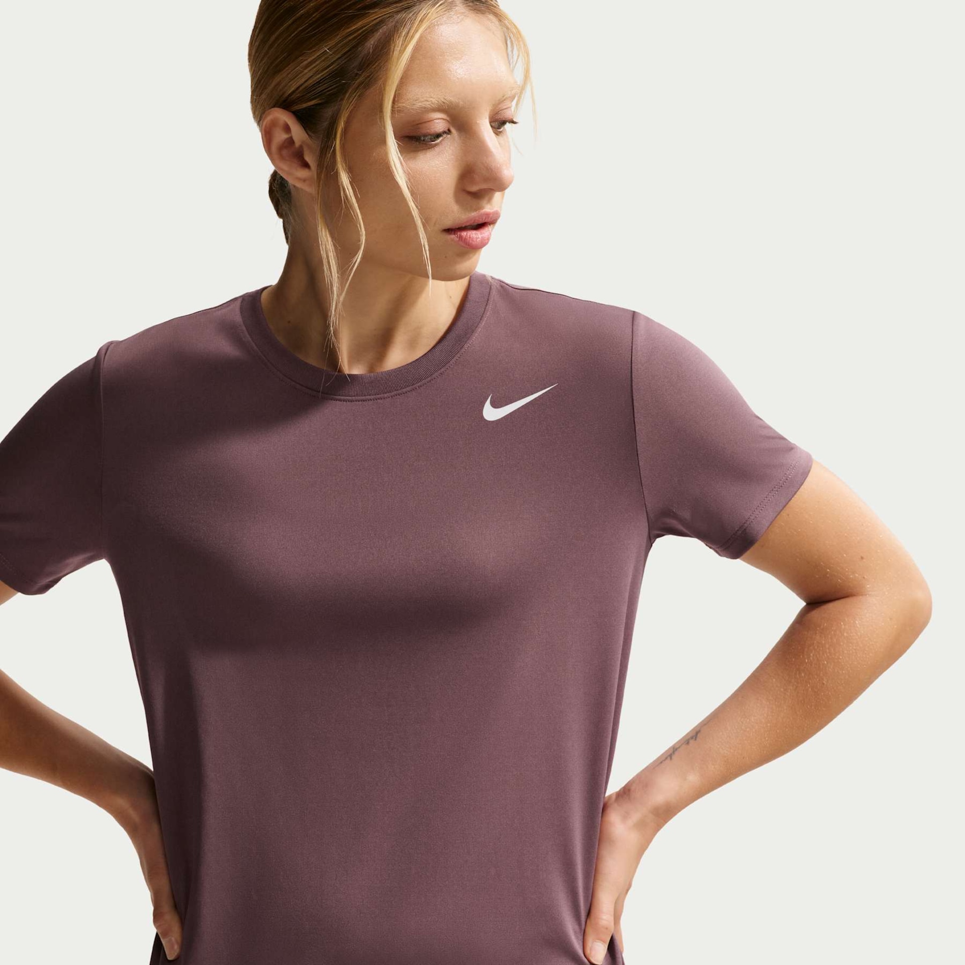 Camiseta Nike Dri-FIT Feminina - Foto 3