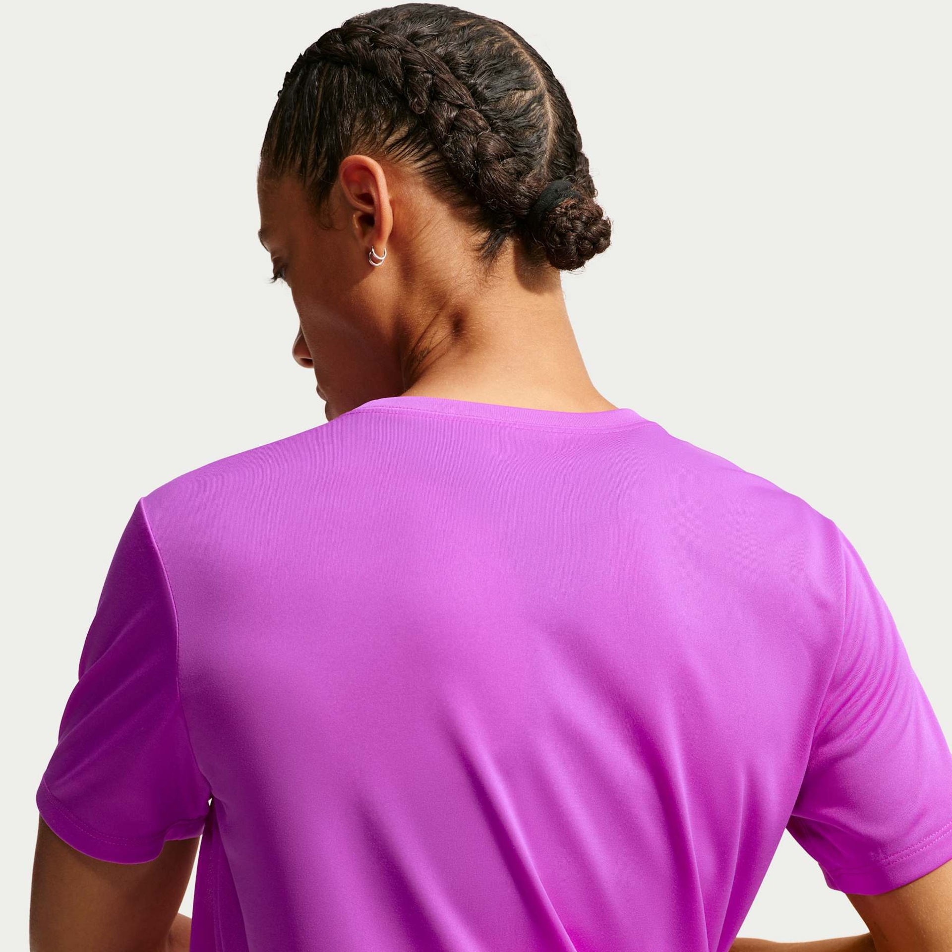 Camiseta Nike Dri-FIT Feminina - Foto 2
