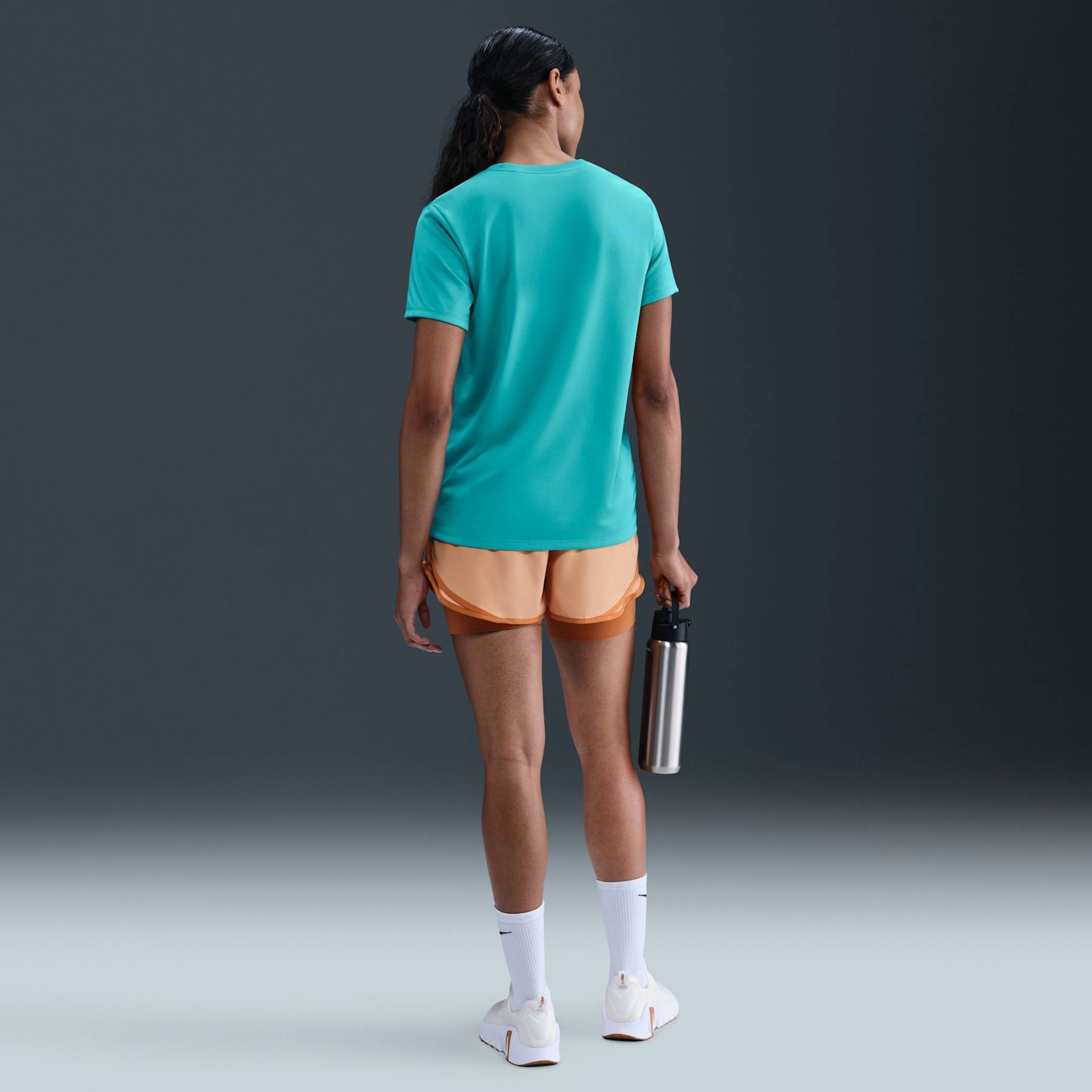 Camiseta Nike Dri-FIT Feminina - Foto 5