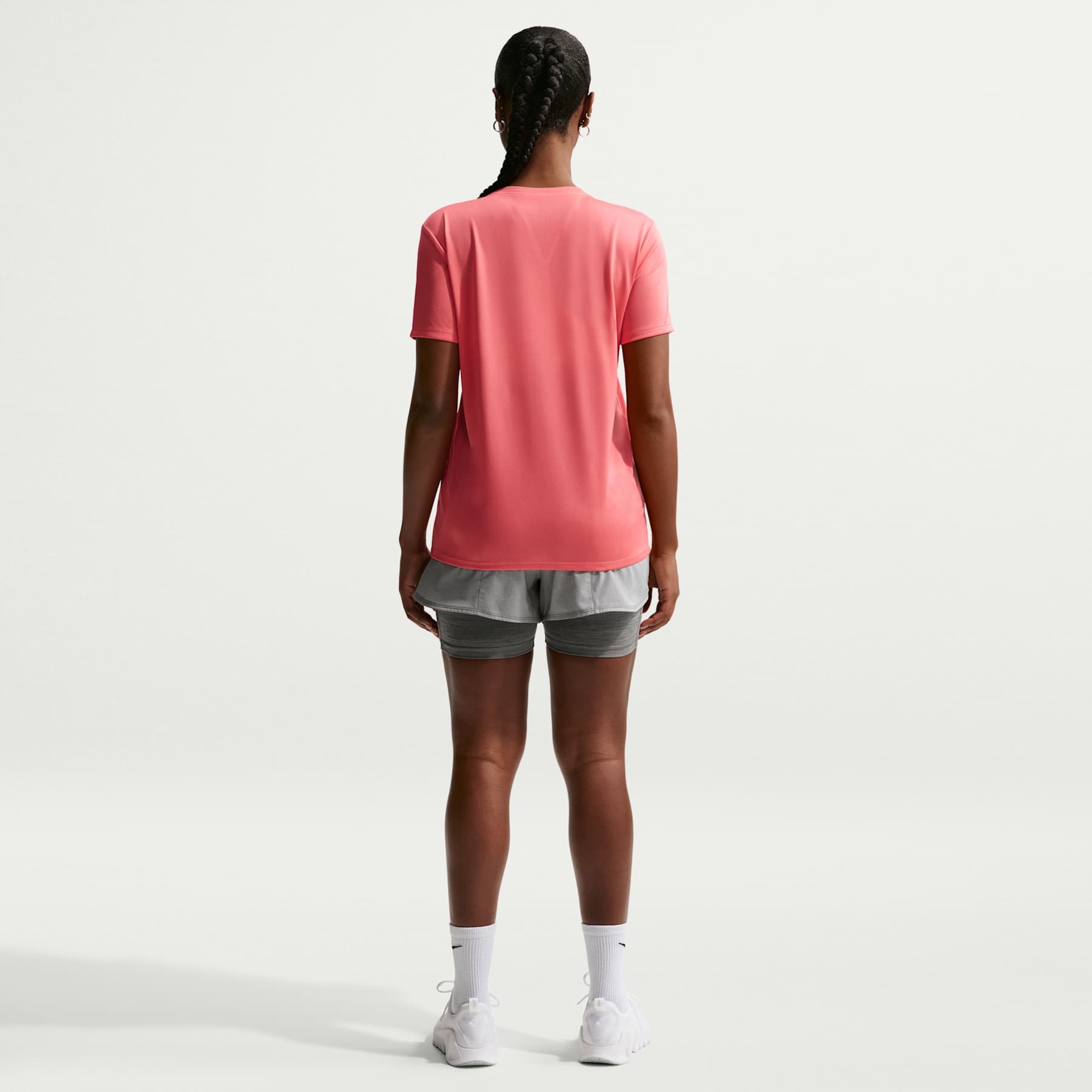 Camiseta Nike Dri-FIT Feminina - Foto 5