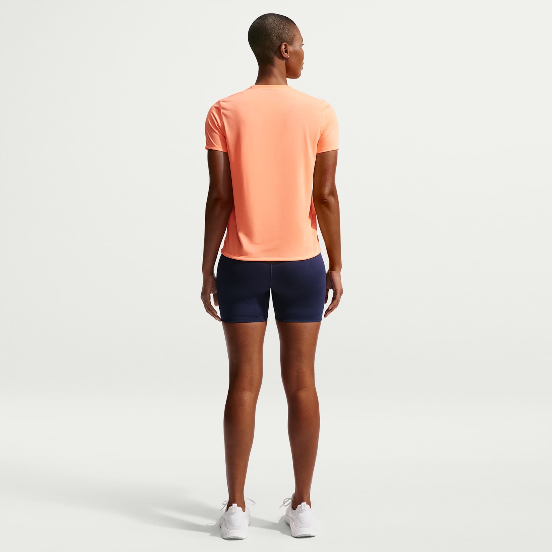 Camiseta Nike Dri-FIT Feminina - Foto 5