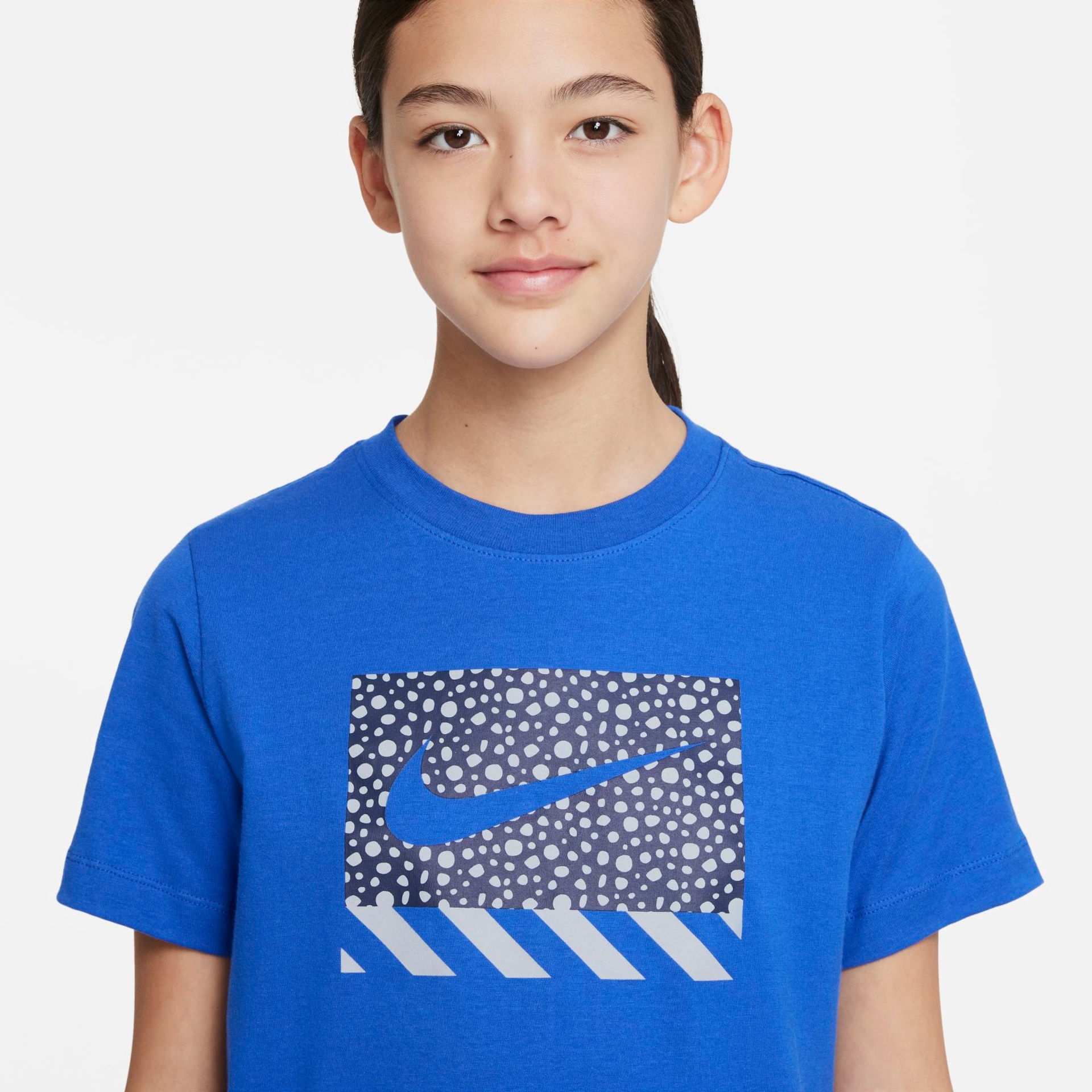 Camiseta Nike Sportswear Core Brandmark 2 Infantil - Foto 3