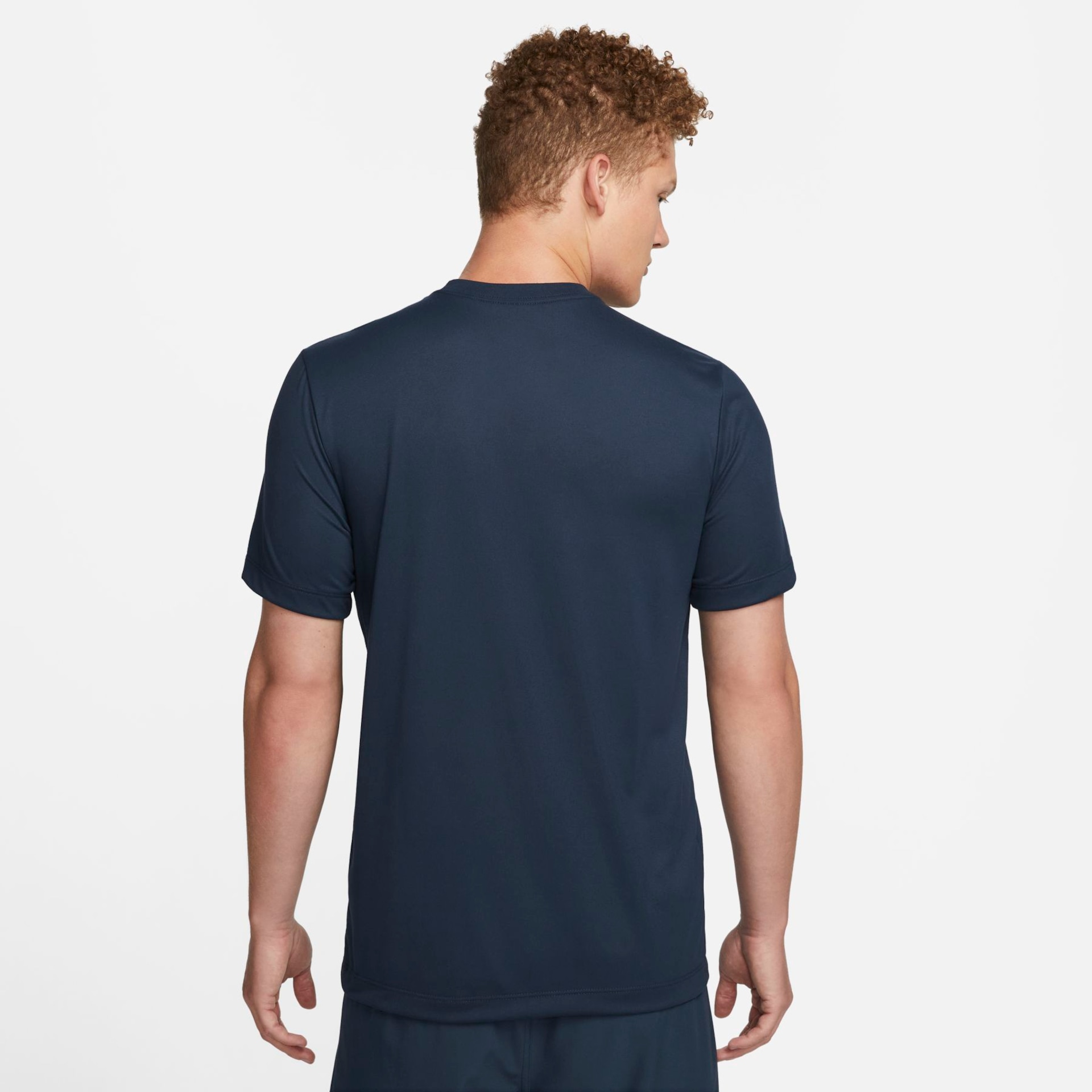 Camiseta Nike Dri-FIT Legend Masculina - Foto 2