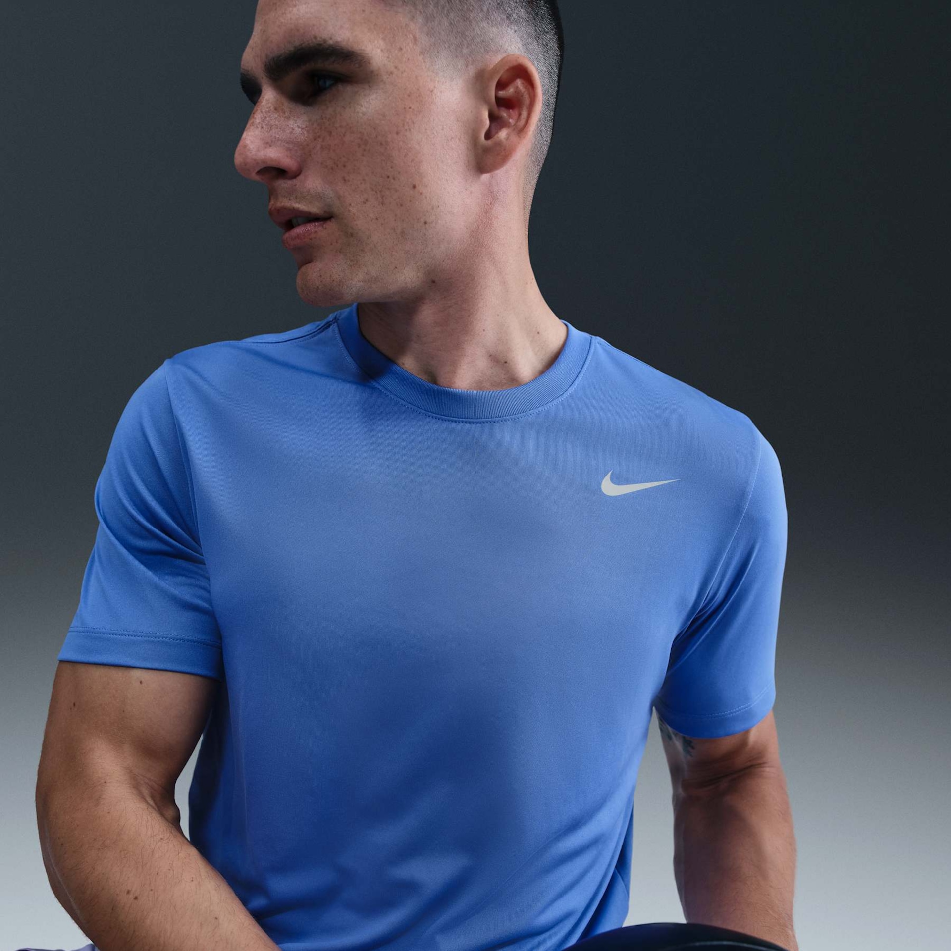 Camiseta Nike Dri-FIT Legend Masculina - Foto 3