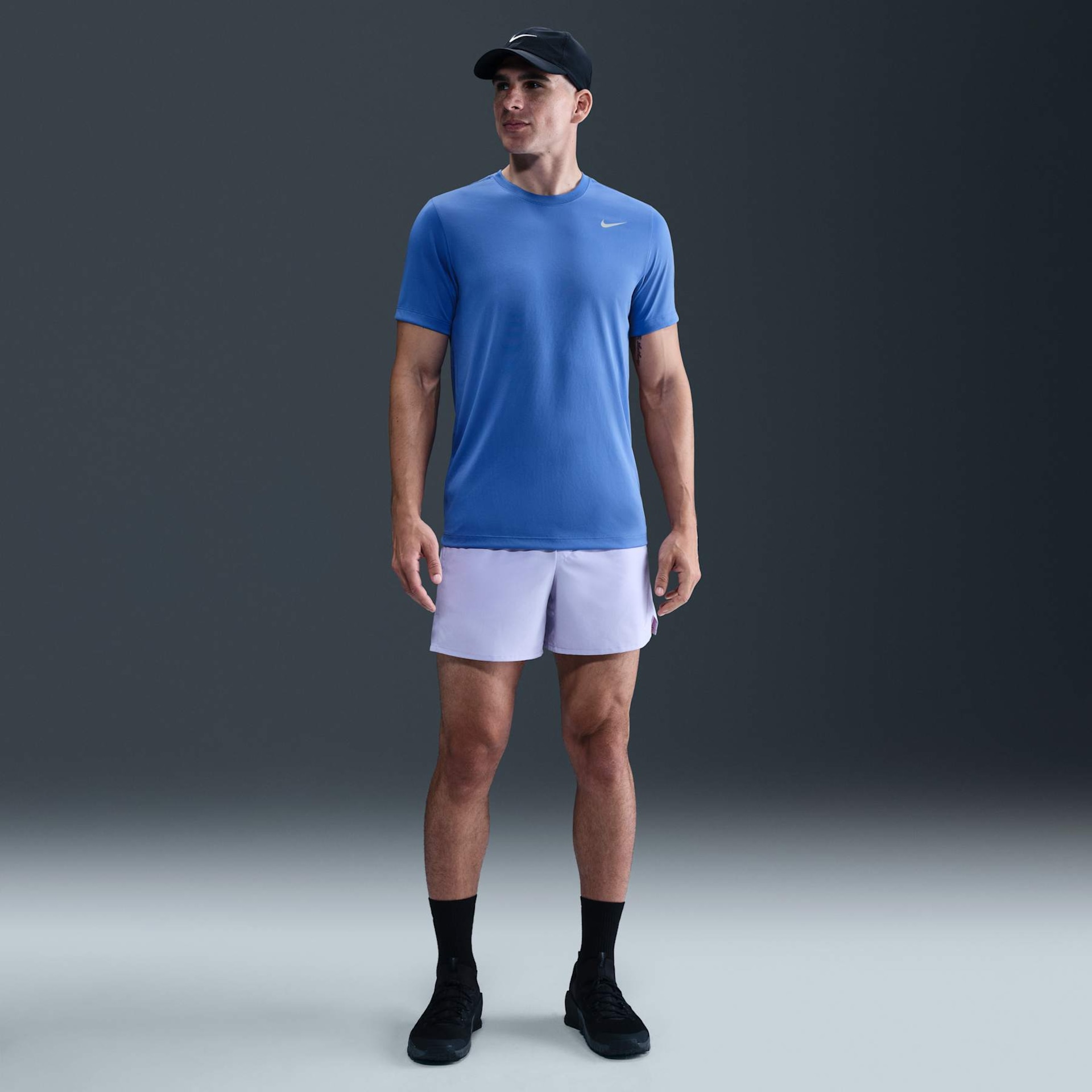 Camiseta Nike Dri-FIT Legend Masculina - Foto 4