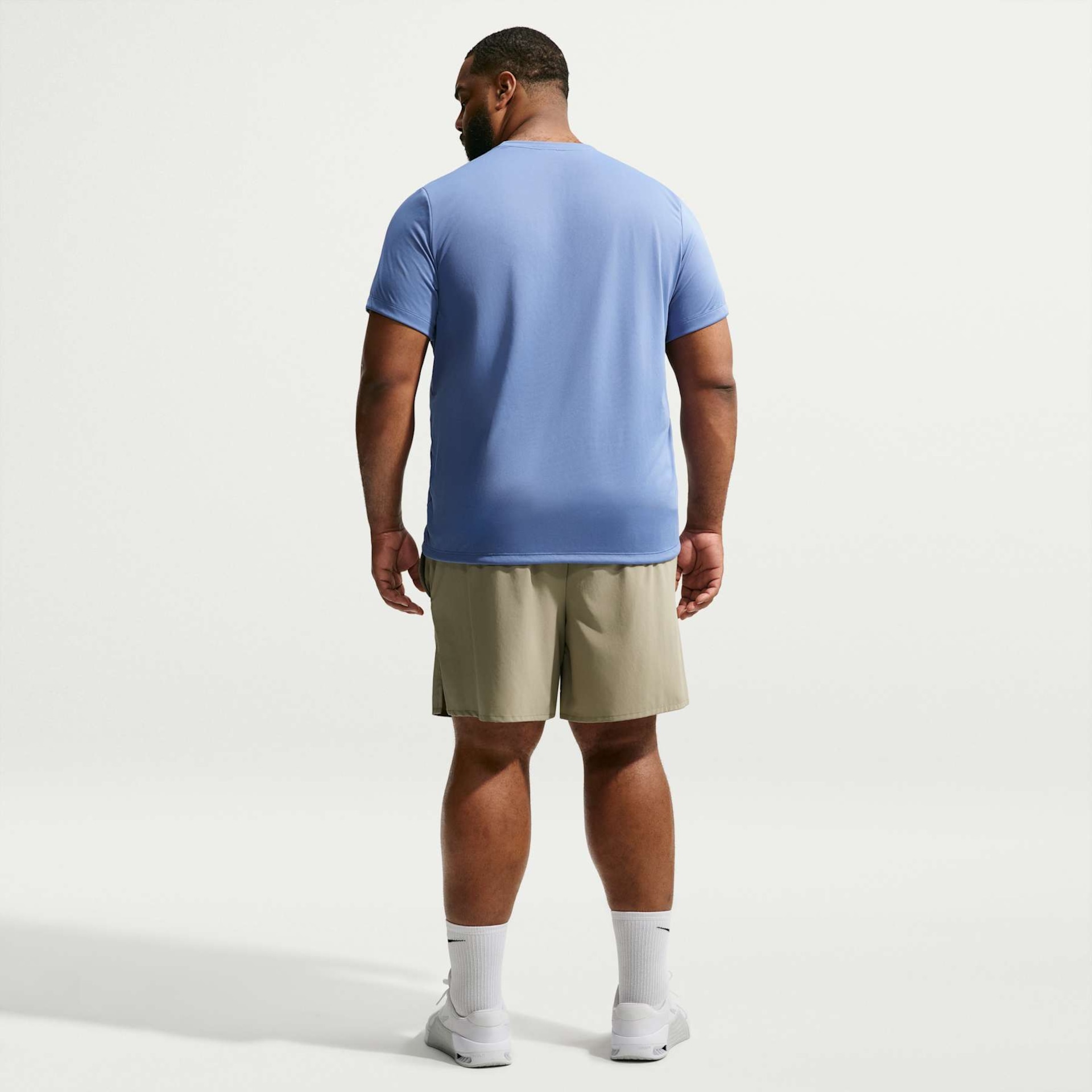Camiseta Nike Dri-FIT Legend Masculina - Foto 10