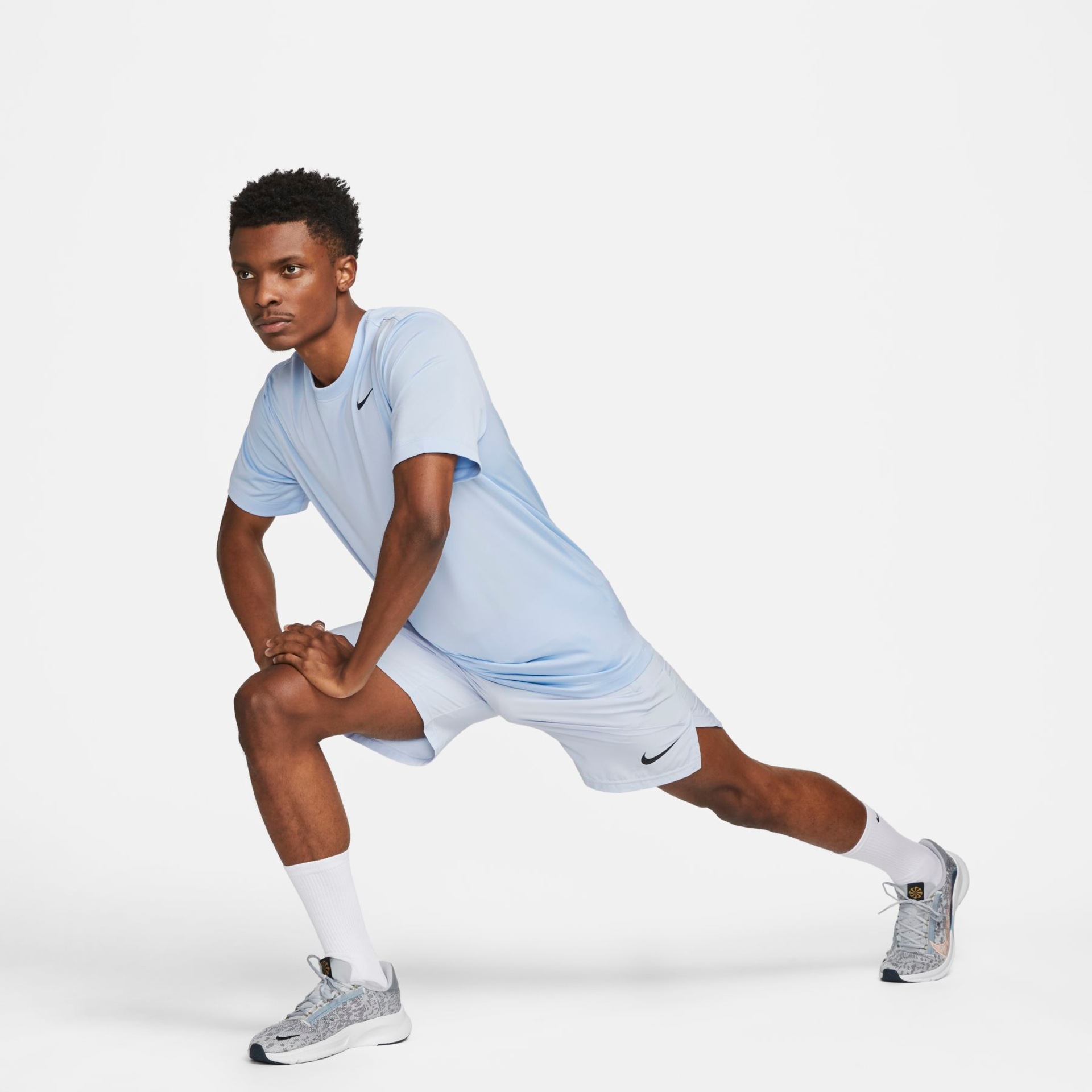 Camiseta Nike Dri-FIT Legend Masculina - Foto 4