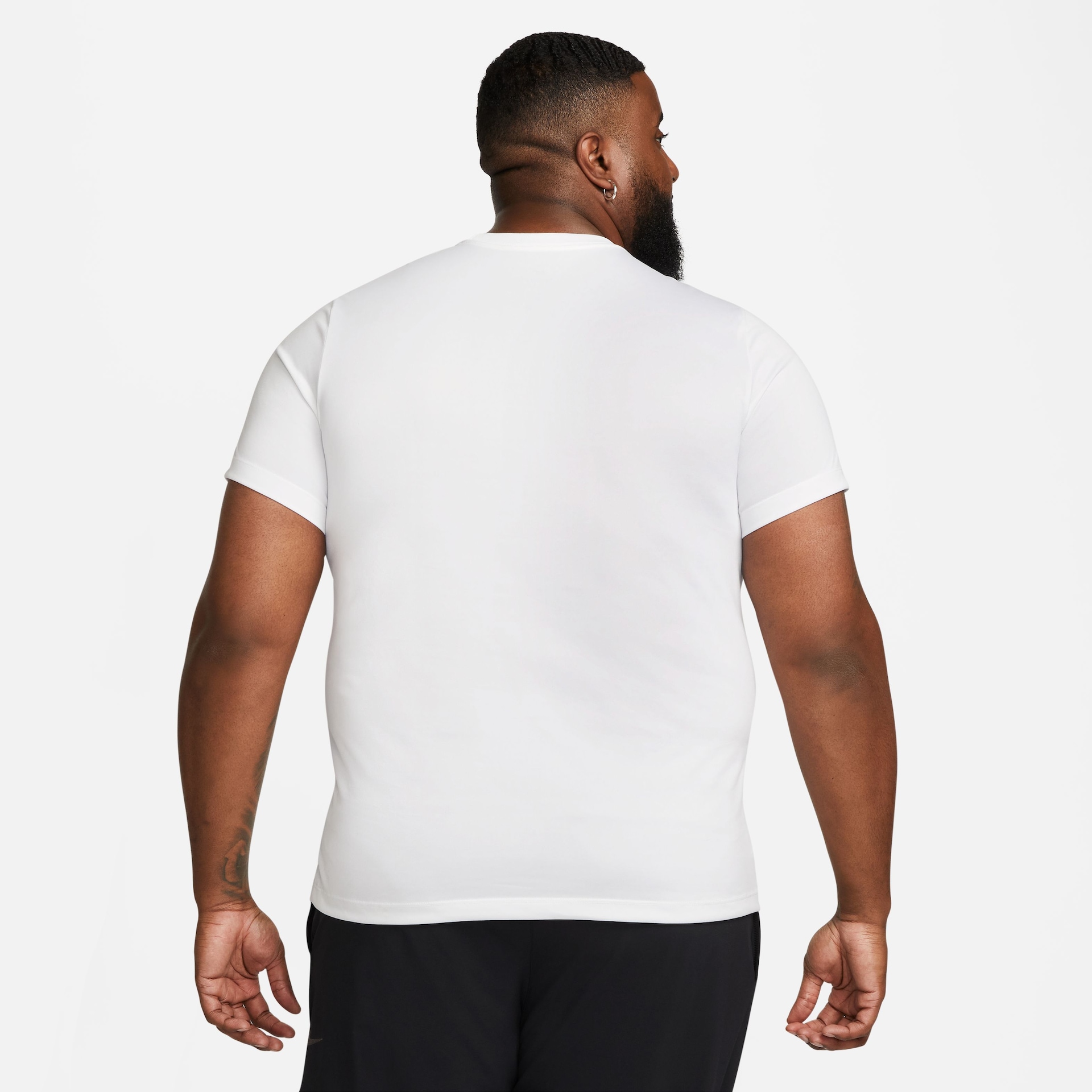 Camiseta Nike Dri-FIT Legend Masculina - Foto 9