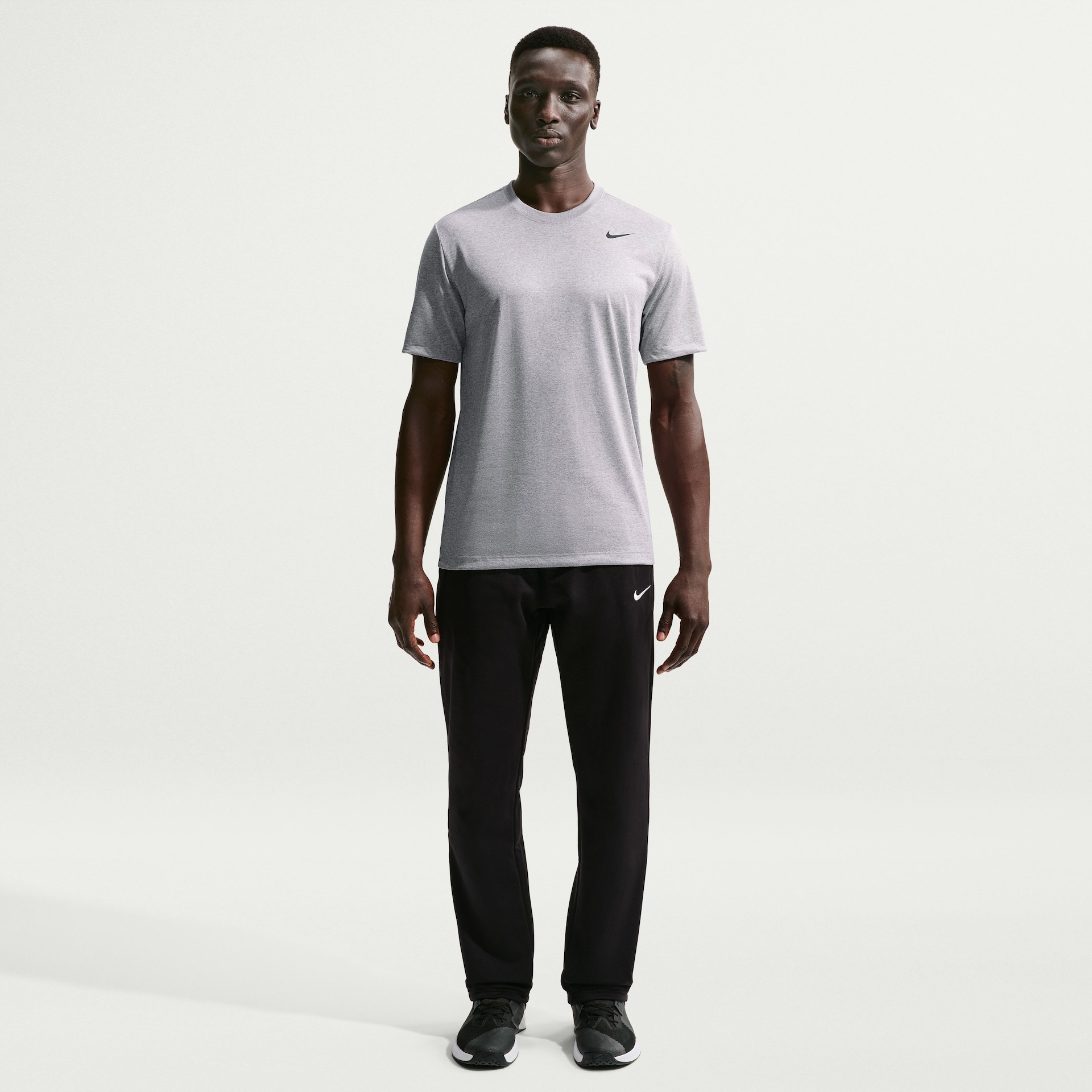 Camiseta Nike Dri-FIT Legend Masculina - Foto 3