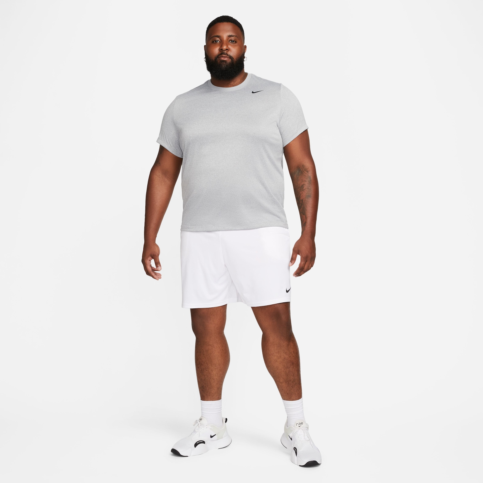 Camiseta Nike Dri-FIT Legend Masculina - Foto 11