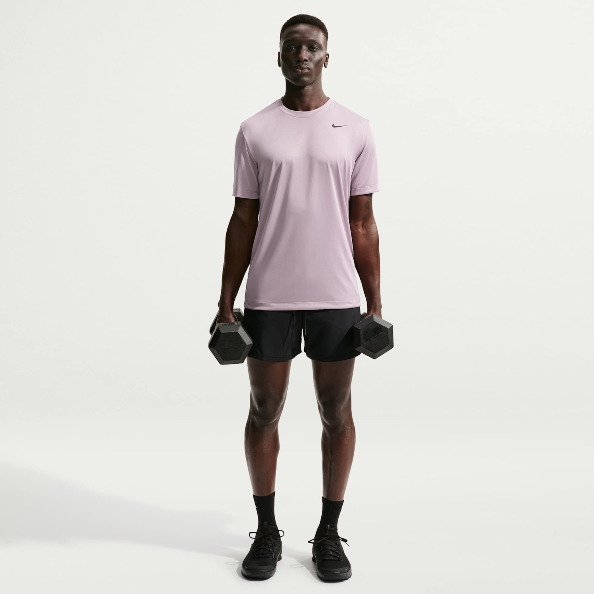 Camiseta Nike Dri-FIT Legend Masculina - Foto 4