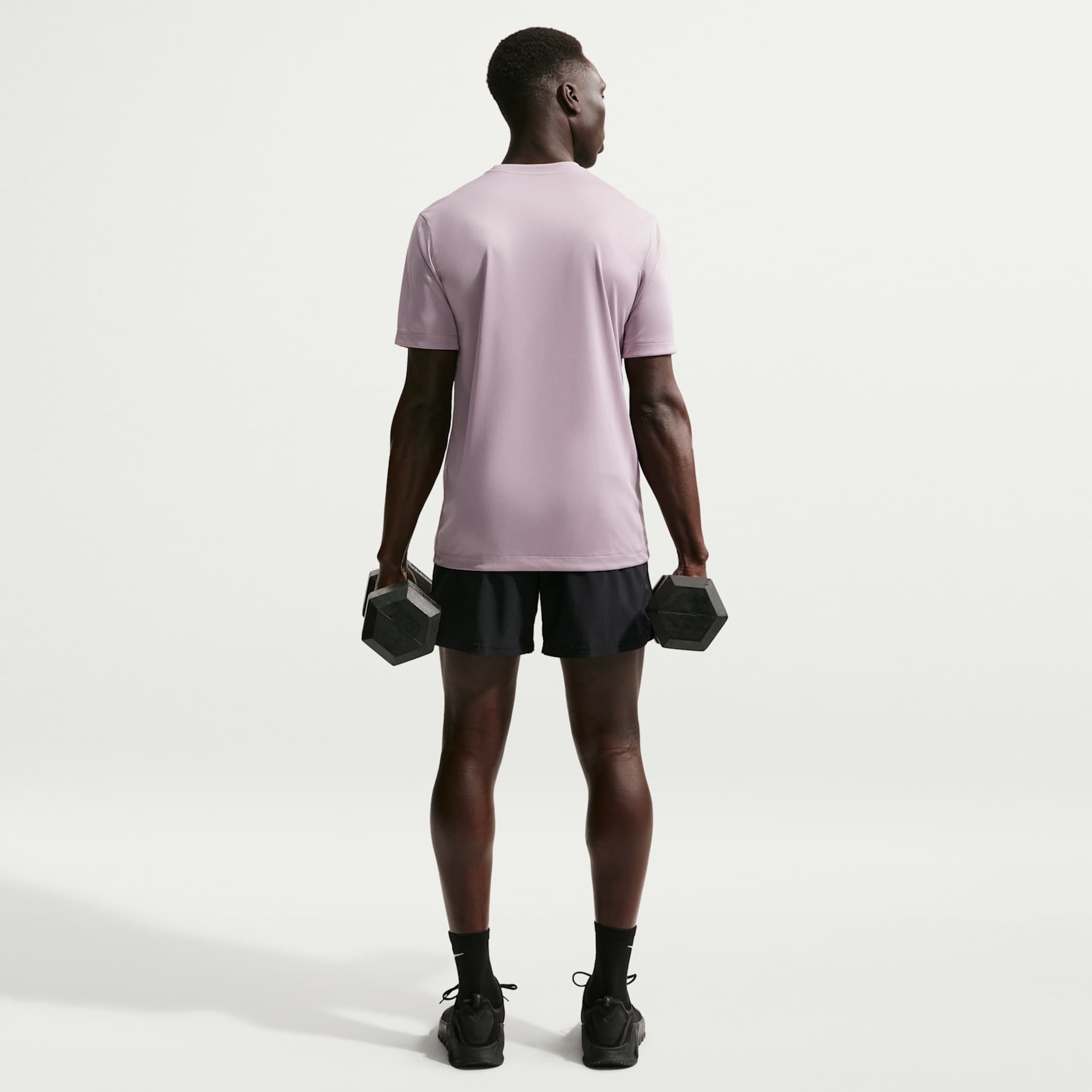 Camiseta Nike Dri-FIT Legend Masculina - Foto 5