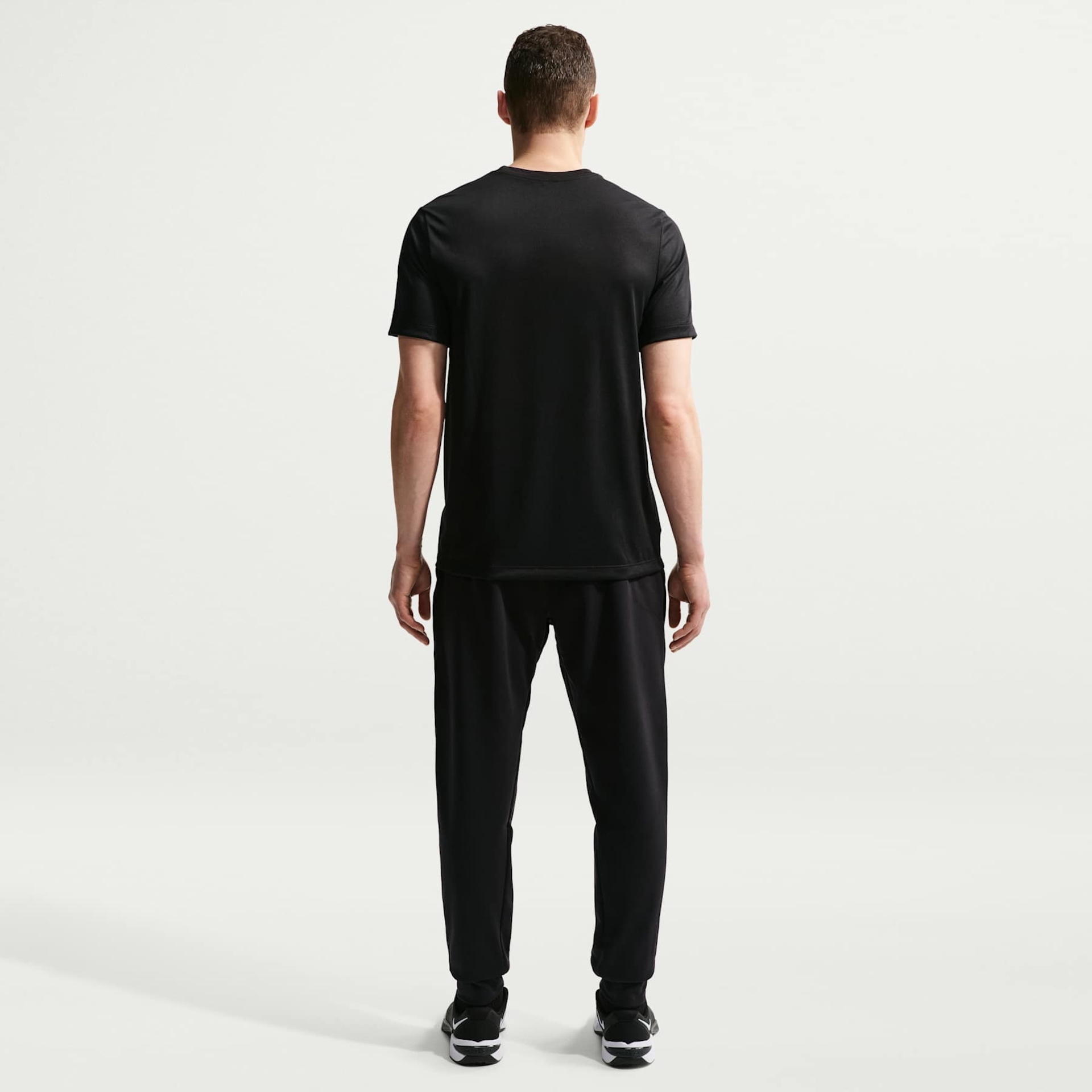 Camiseta Nike Dri-FIT Legend Masculina - Foto 5