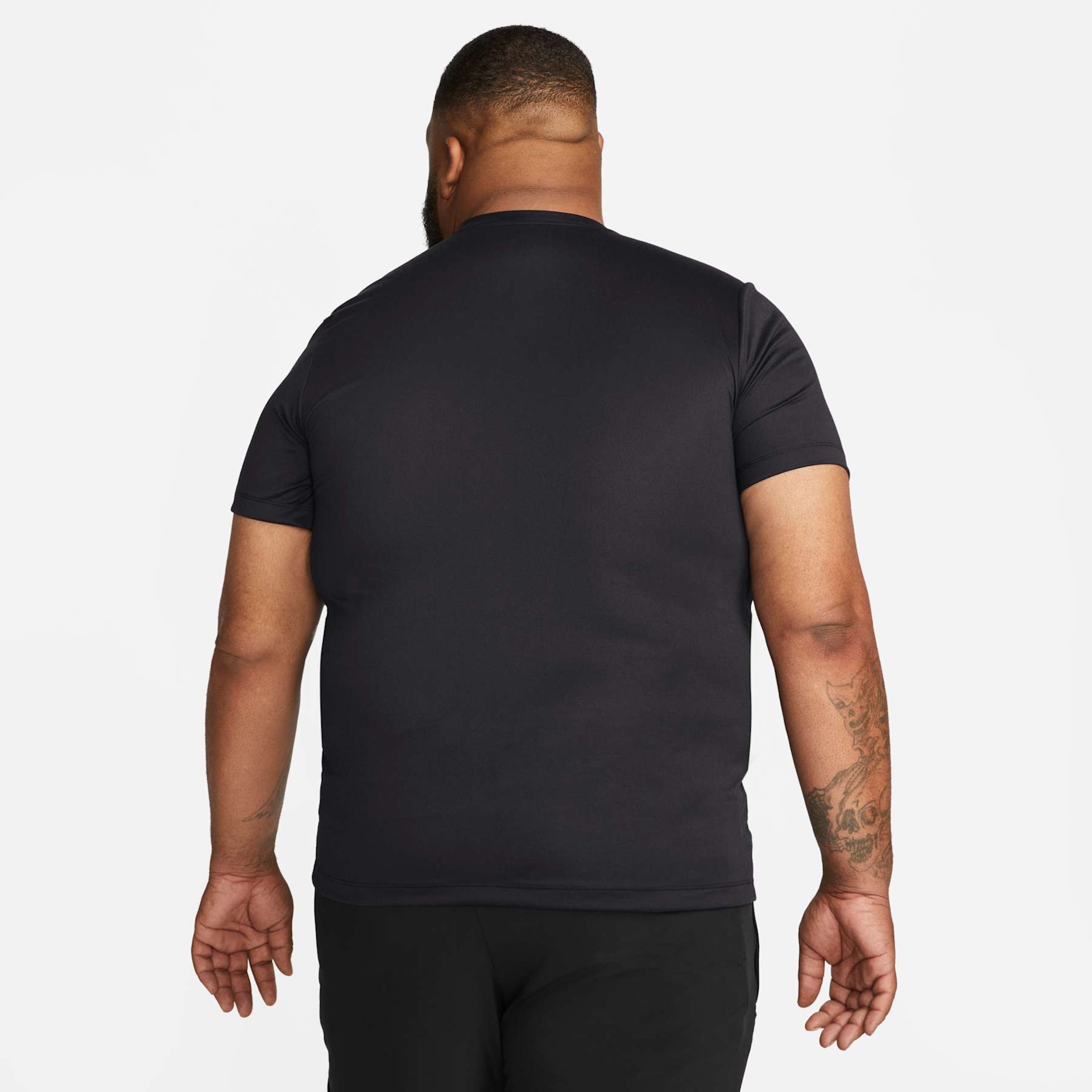Camiseta Nike Dri-FIT Legend Masculina - Foto 11