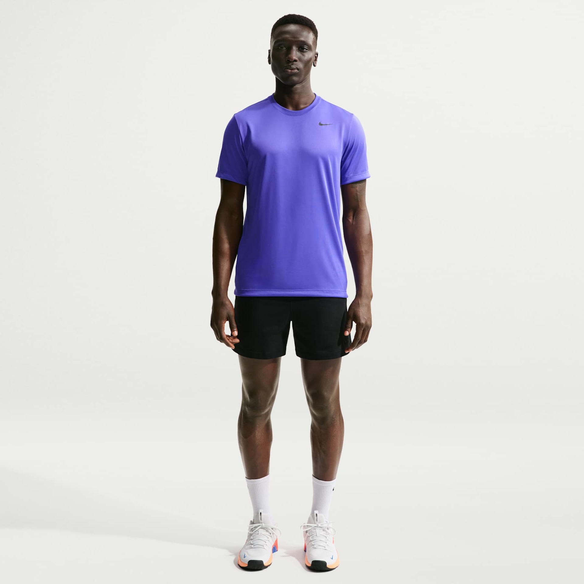 Camiseta Nike Dri-FIT Legend Masculina - Foto 4