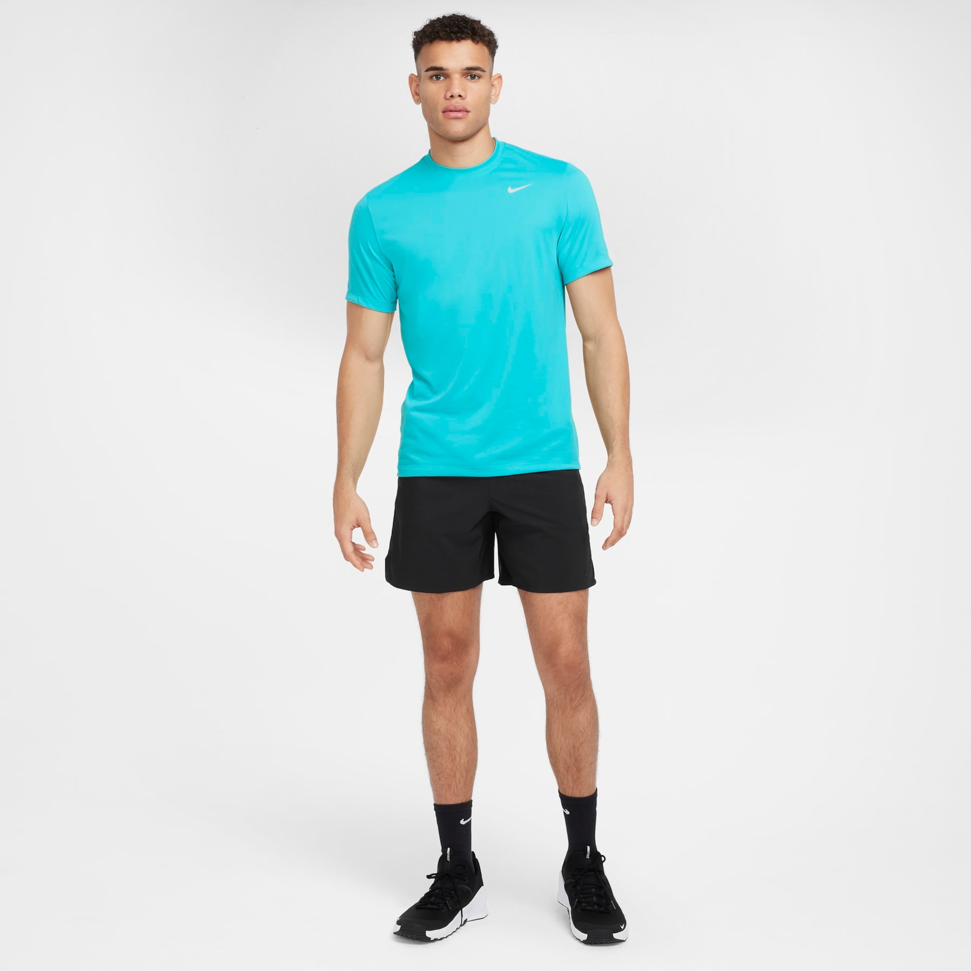 Camiseta Nike Dri-FIT Legend Masculina - Foto 5