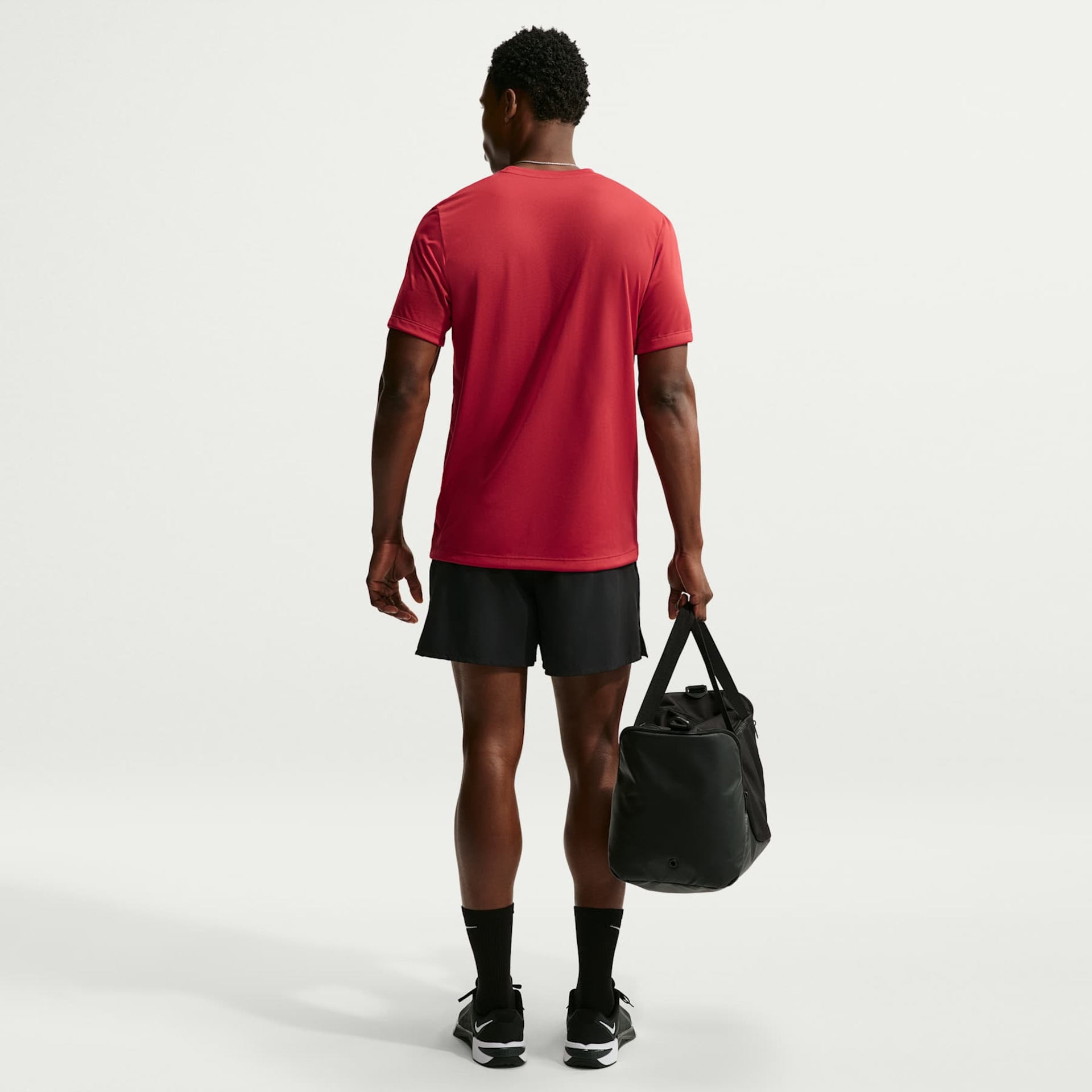 Camiseta Nike Dri-FIT Legend Masculina - Foto 5