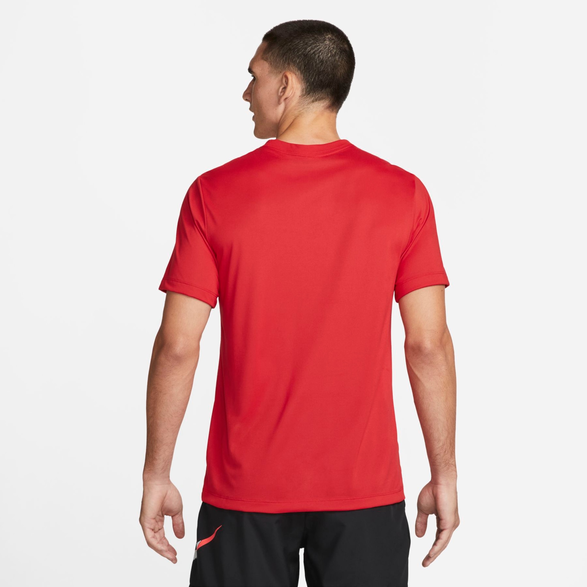 Camiseta Nike Dri-FIT Legend Masculina - Foto 2