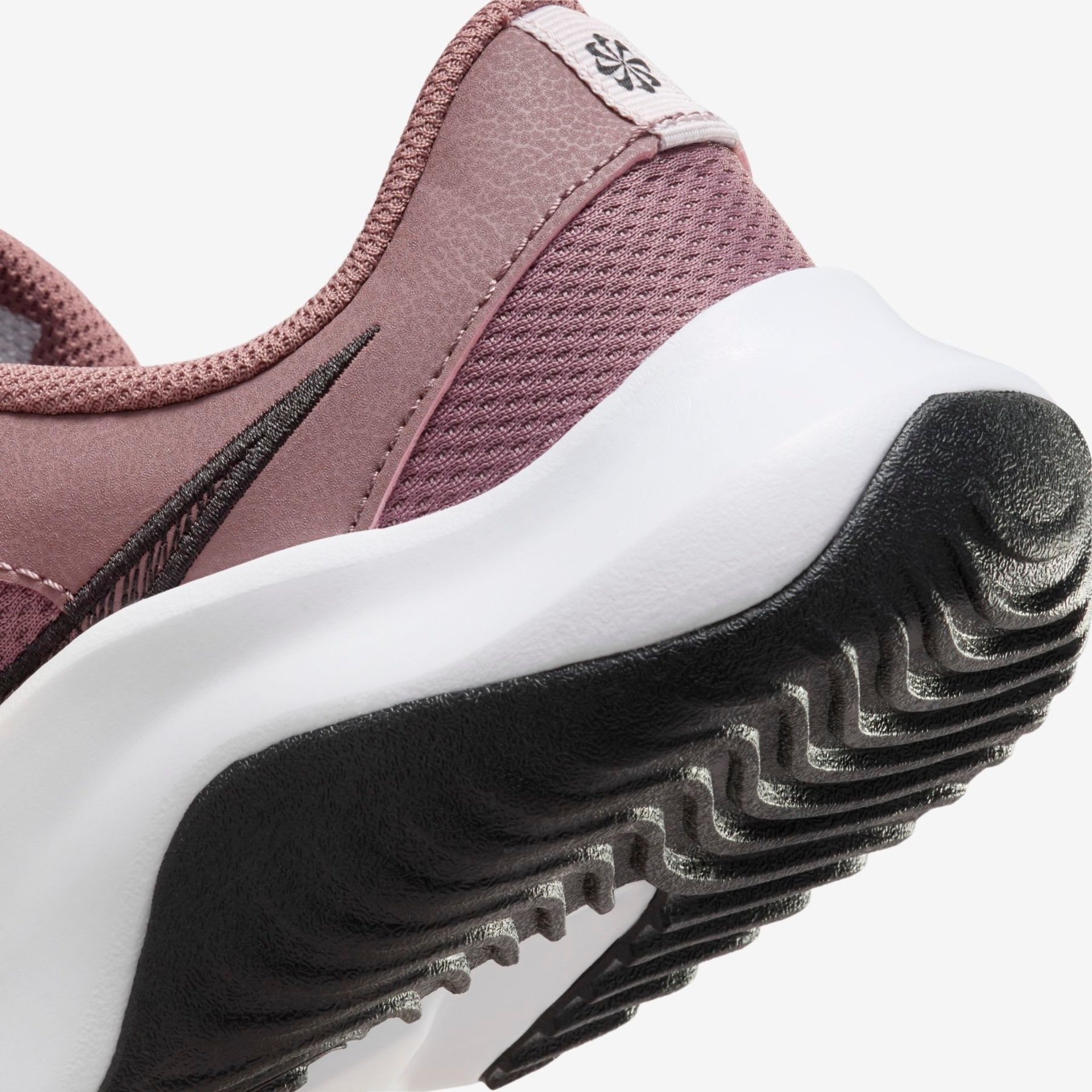 Tênis Nike Legend Essential 3 Next Nature Feminino - Foto 8