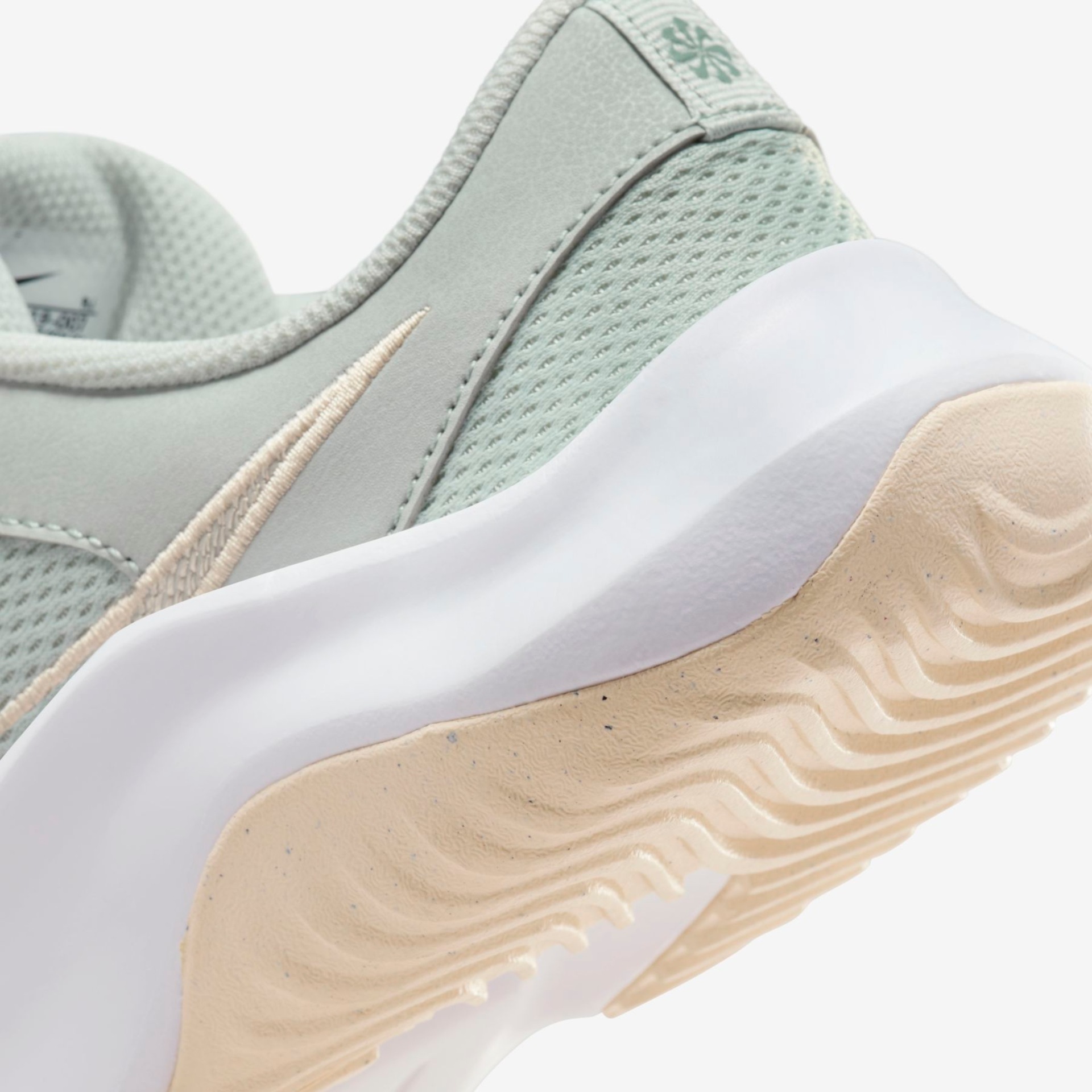 Tênis Nike Legend Essential 3 Next Nature Feminino - Foto 8