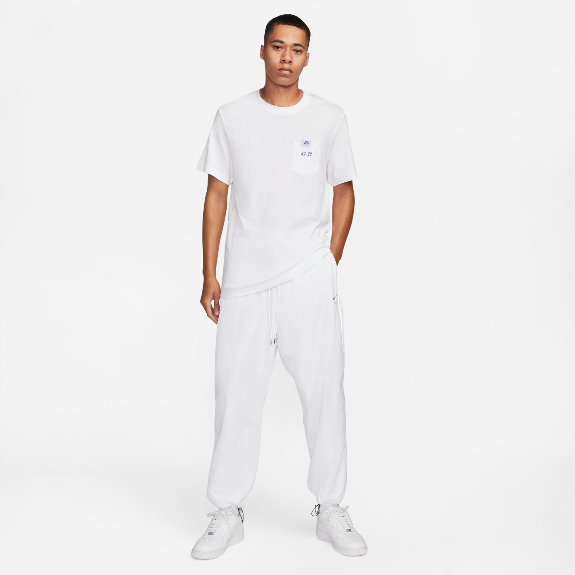 Camiseta Nike Sportswear Masculina - Foto 5