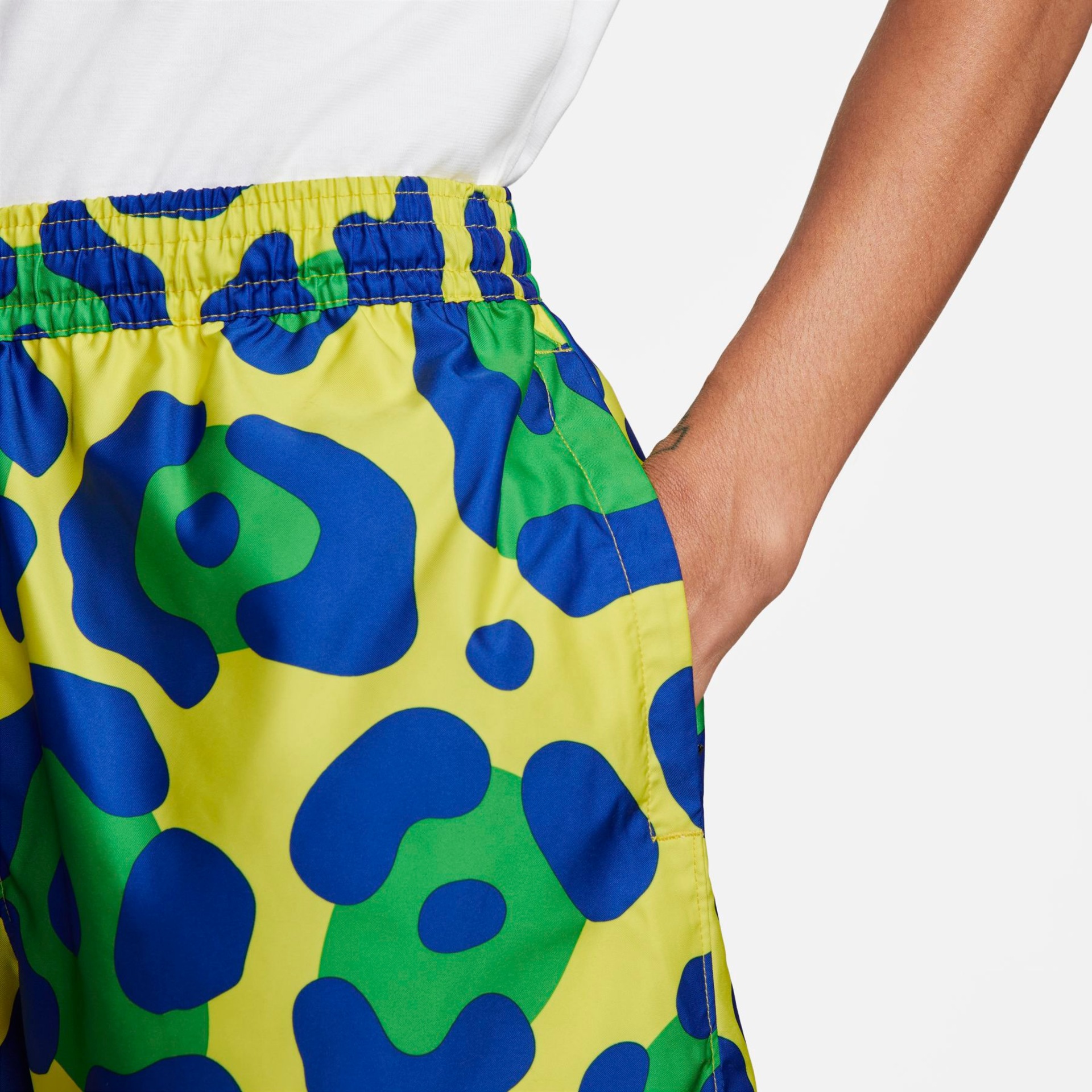 Shorts Nike Brasil Woven Masculino - Foto 4