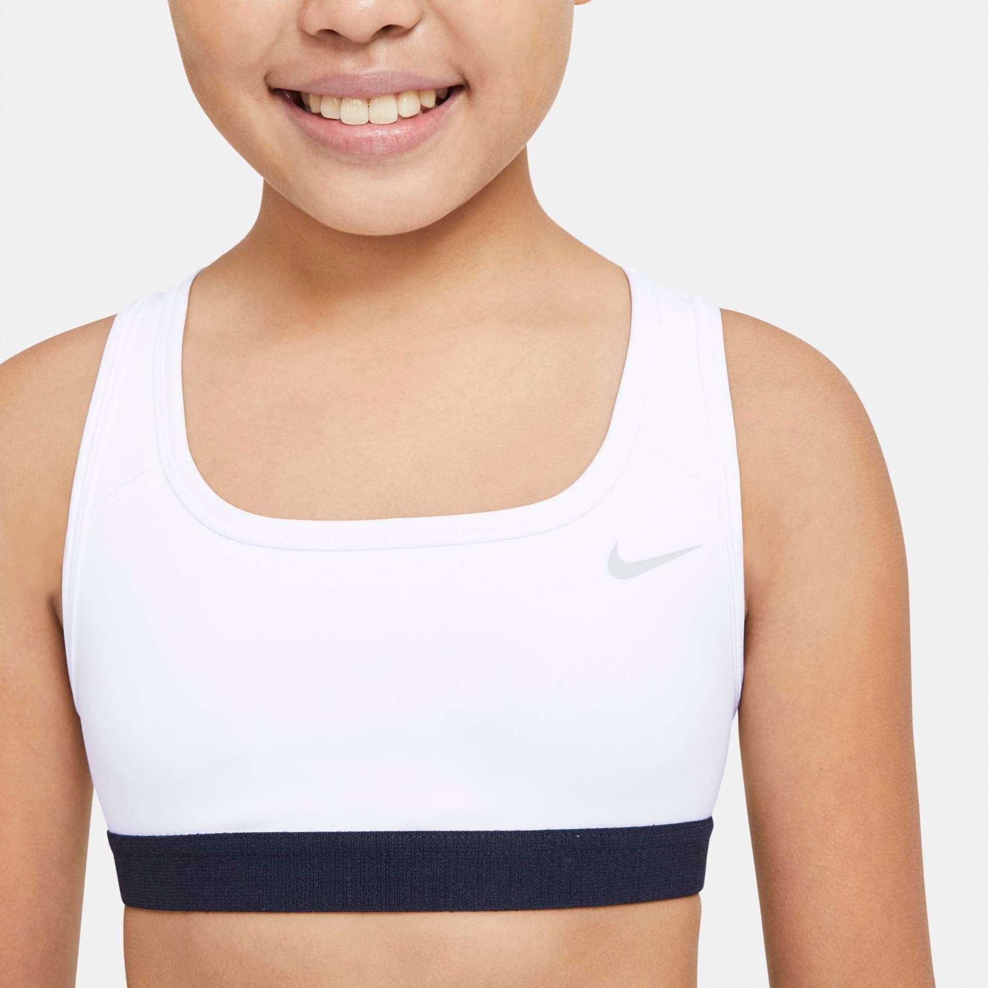 Top Nike Swoosh Infantil - Foto 4