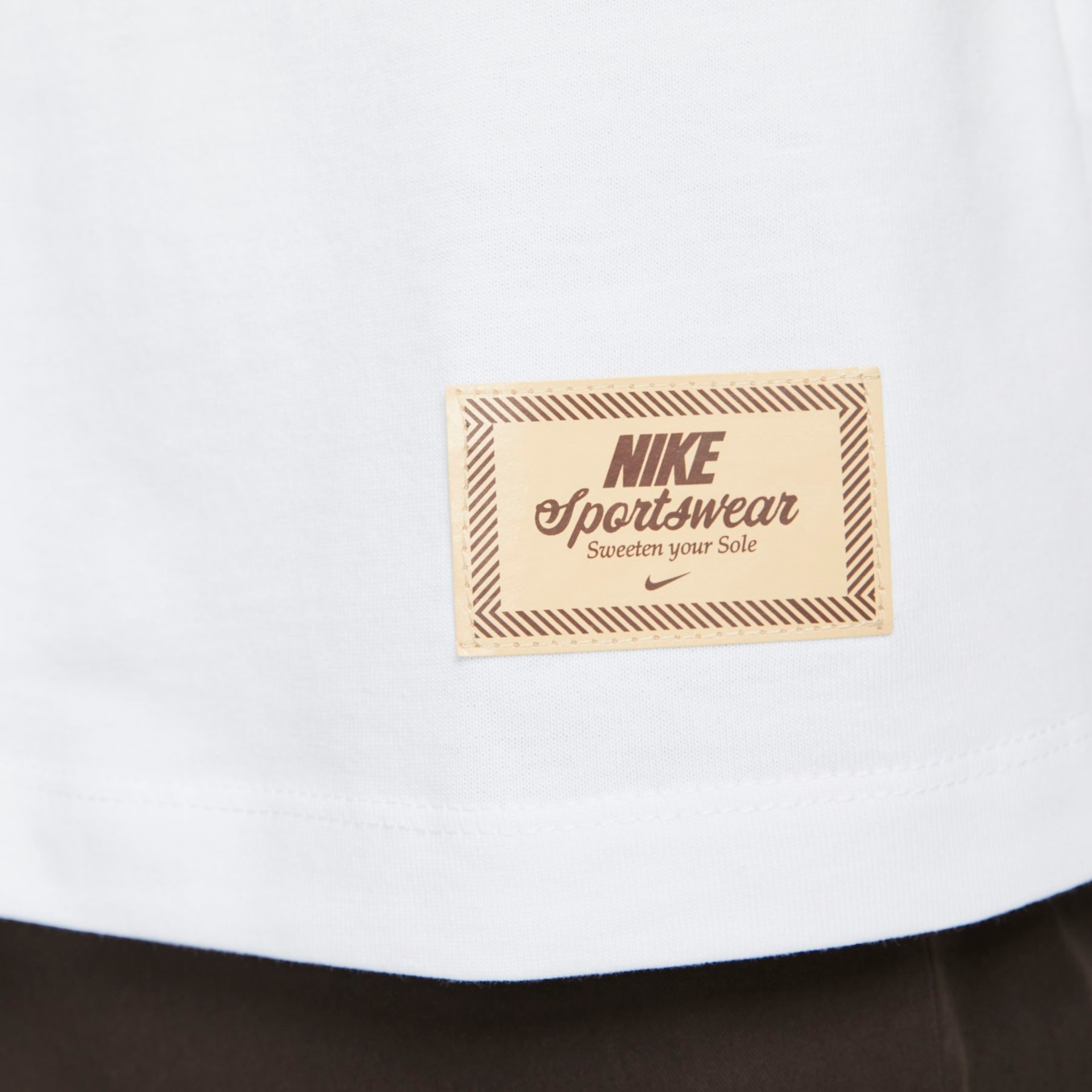 Camiseta Nike Sportswear Beans Masculina - Foto 4