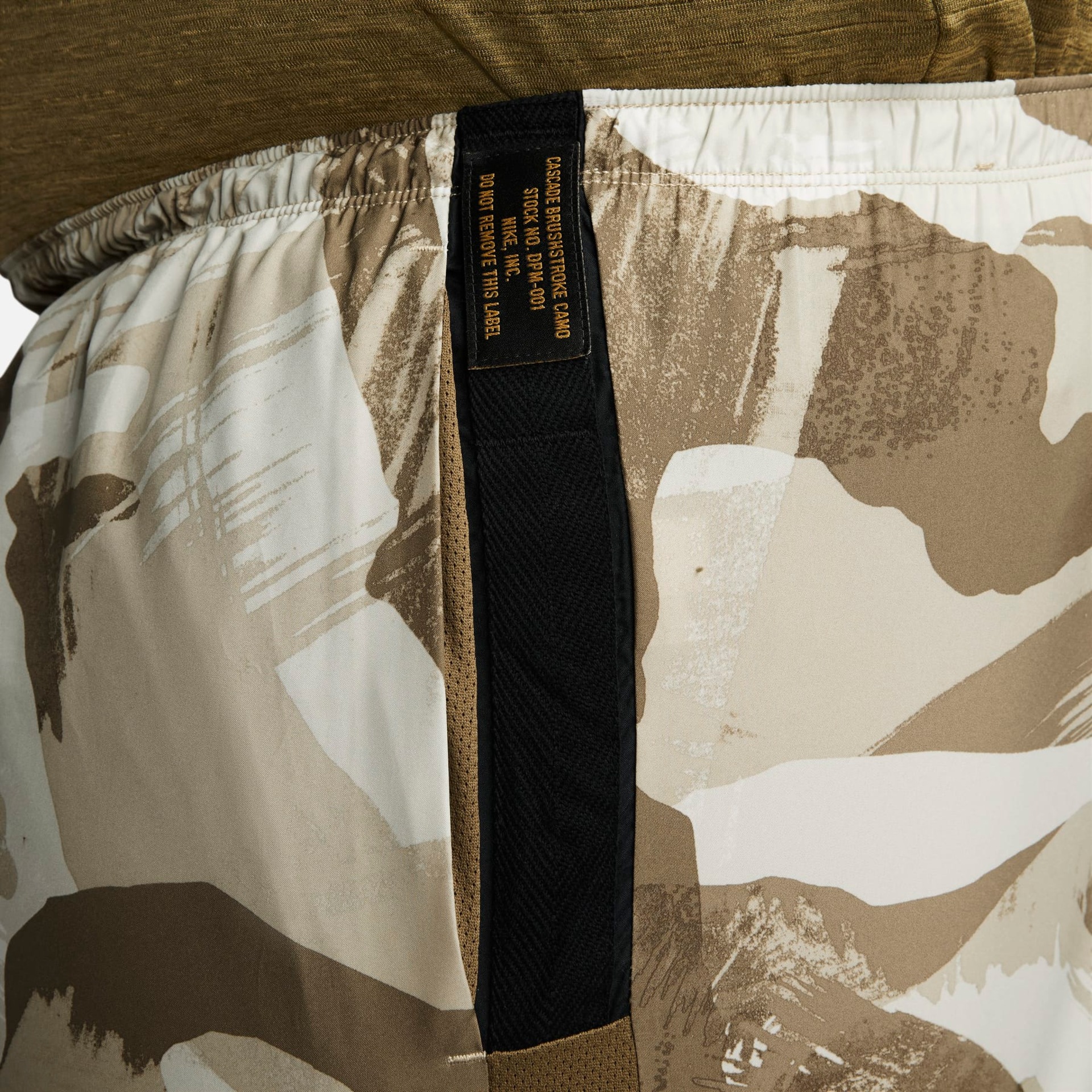 Shorts Nike Challenger Masculino - Foto 14