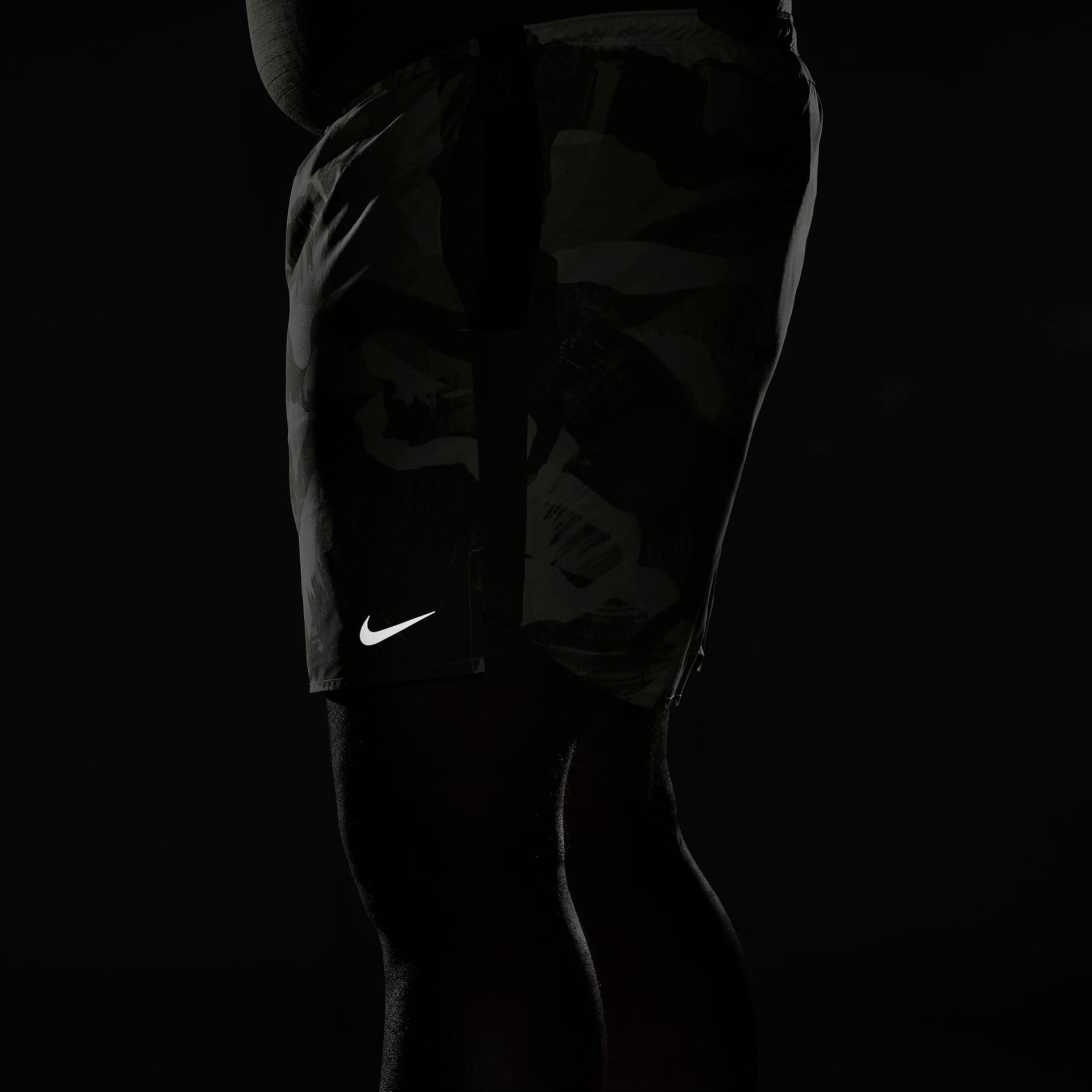 Shorts Nike Challenger Masculino - Foto 18