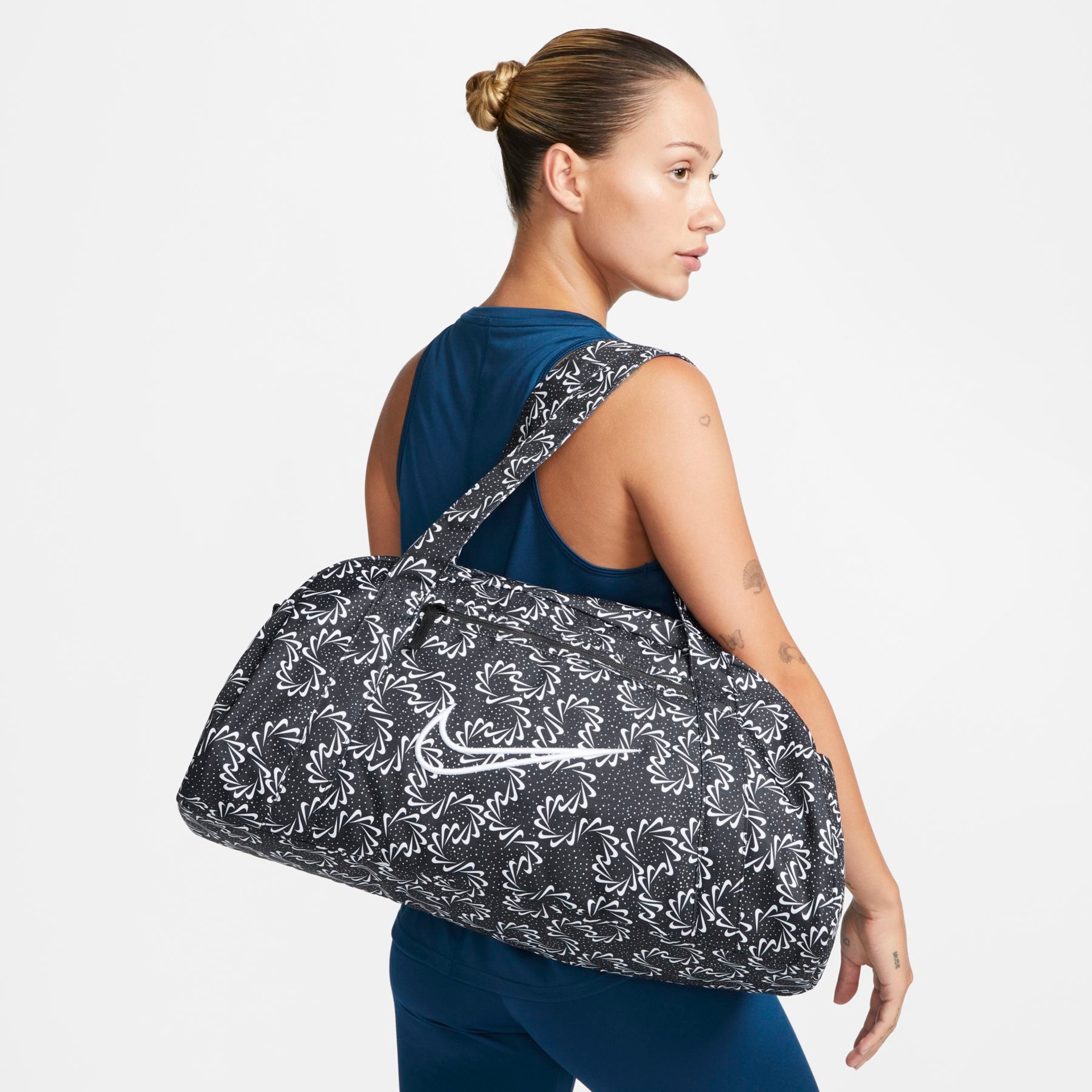 Bolsa Nike Gym Club 2.0 Feminina - Foto 2