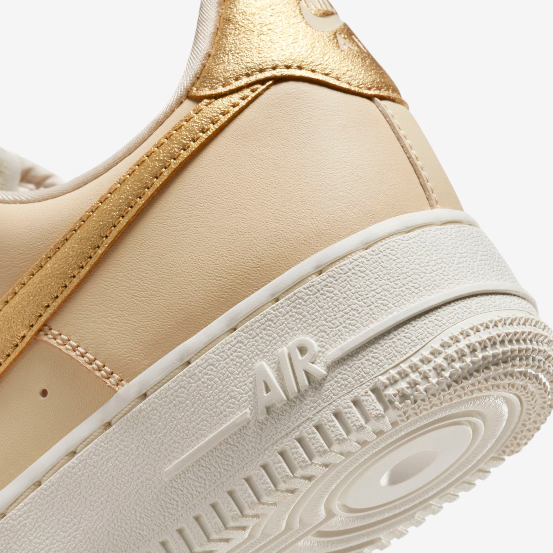 Tênis Nike Air Force 1 '07 Feminino - Foto 8