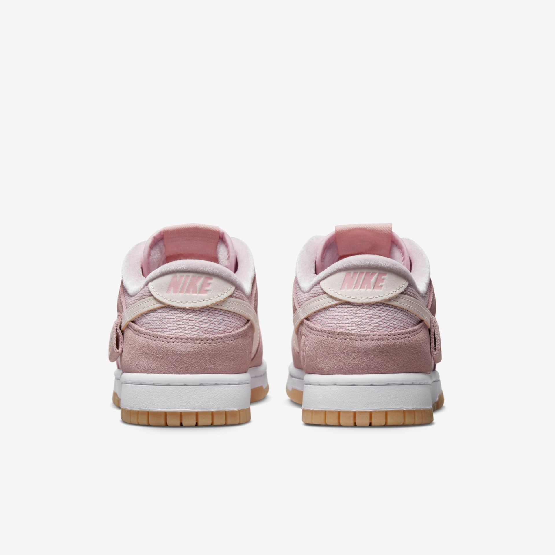 Tênis Nike Dunk Low SE Bear Feminino - Foto 6