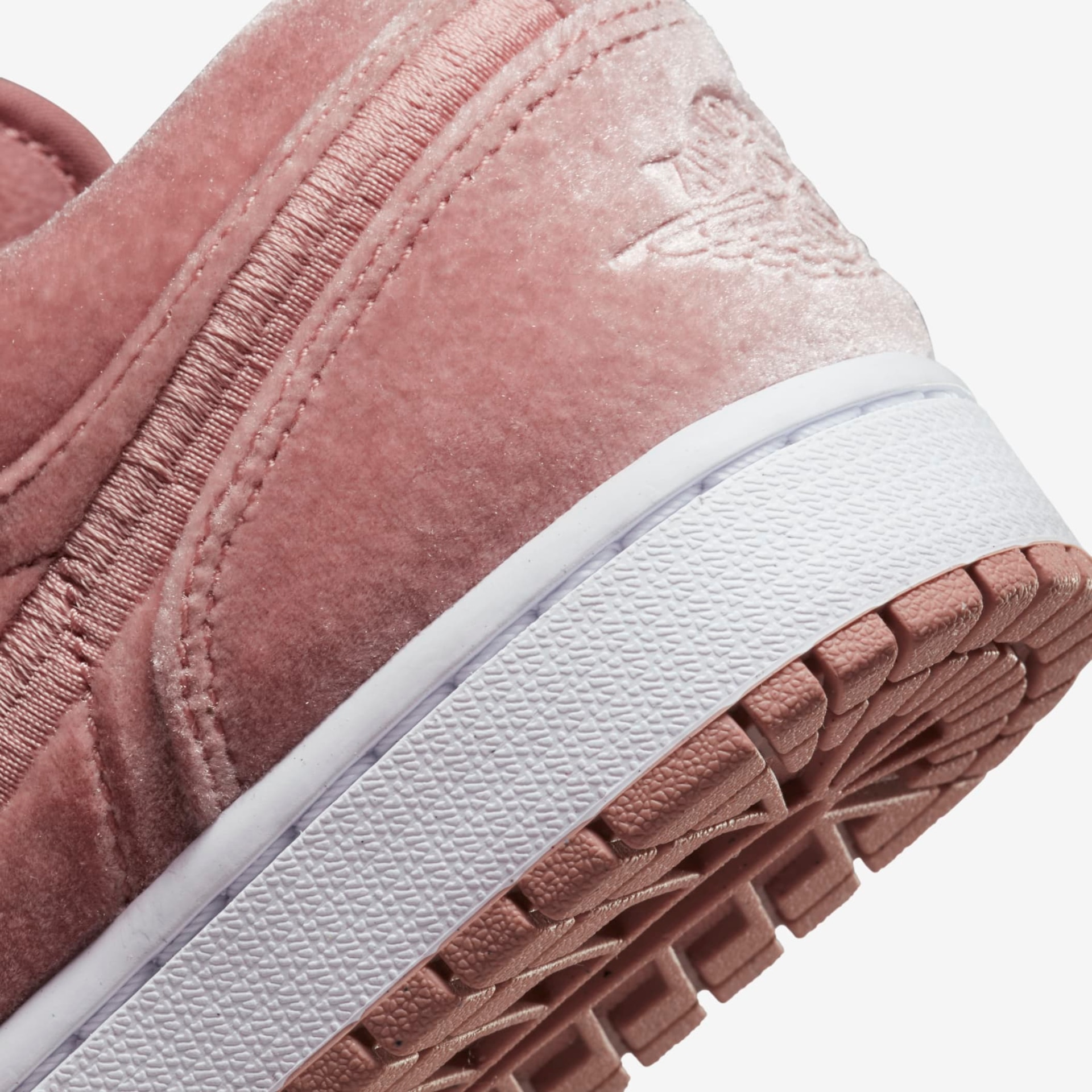 Tênis Air Jordan 1 Low SE Edge Feminino - Foto 10