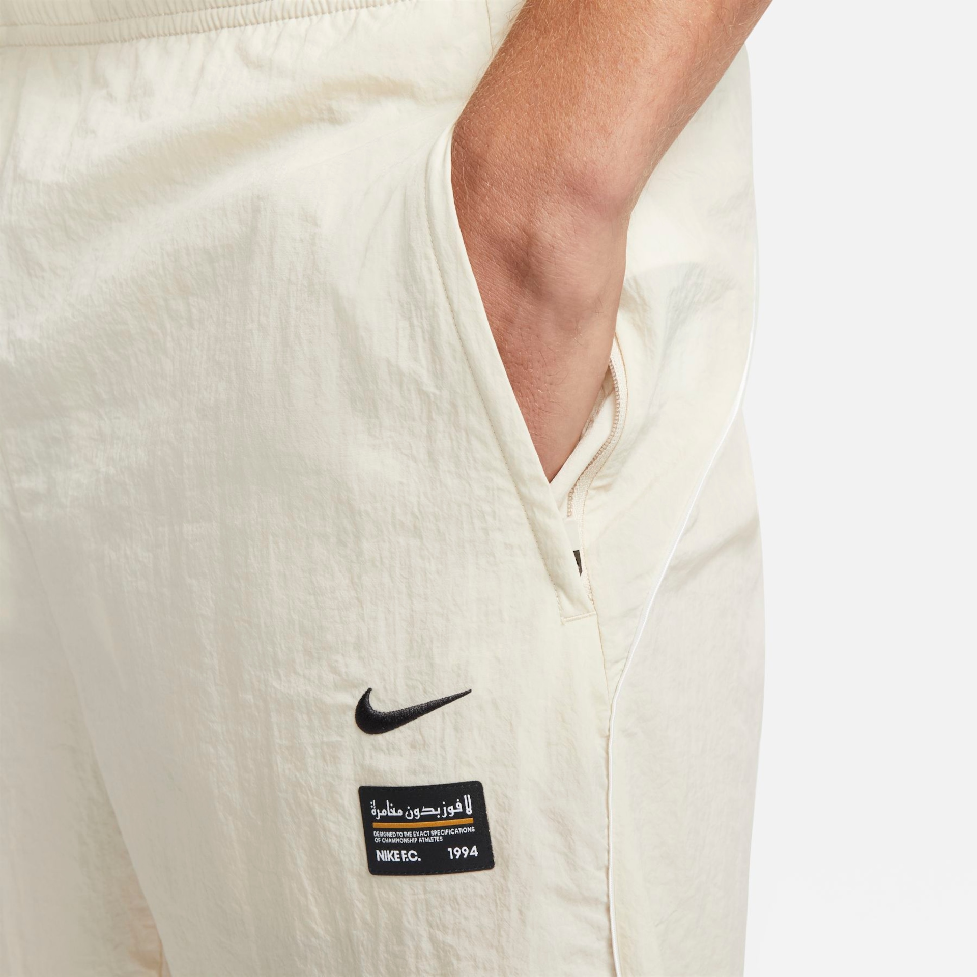 Calça Nike F.C. Repel Masculina - Foto 3