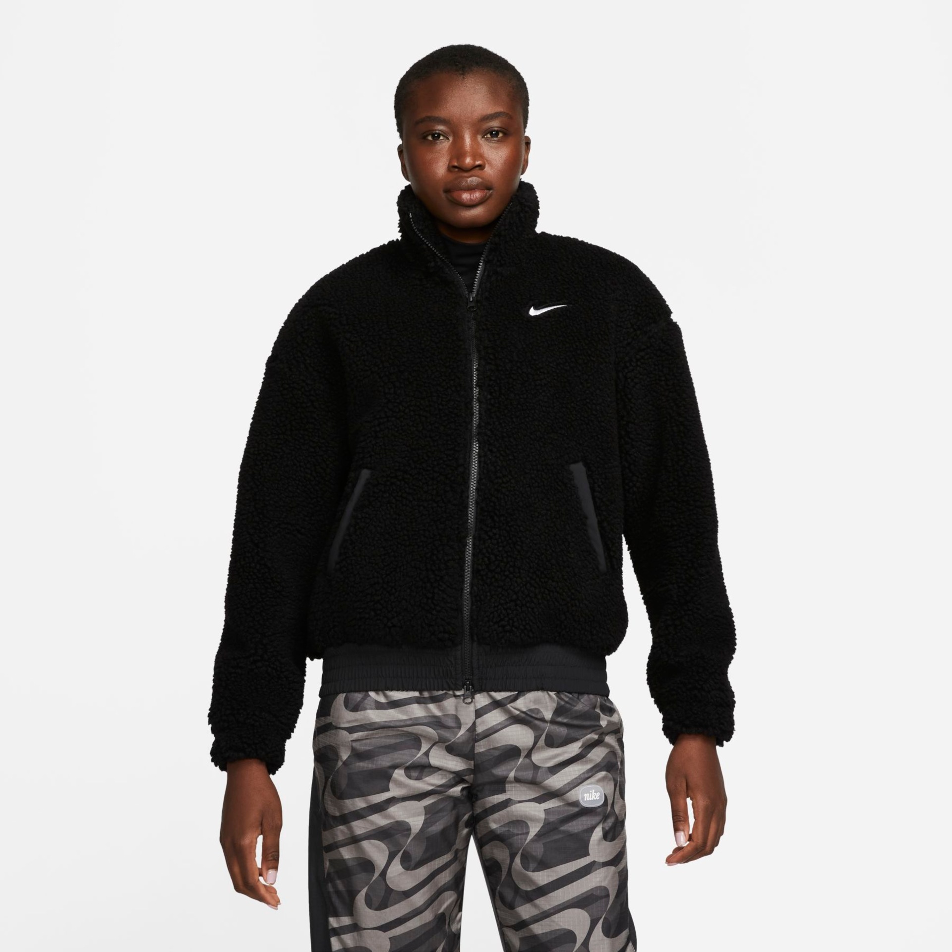 Jaqueta Nike Sportswear Swoosh Feminina - Foto 1