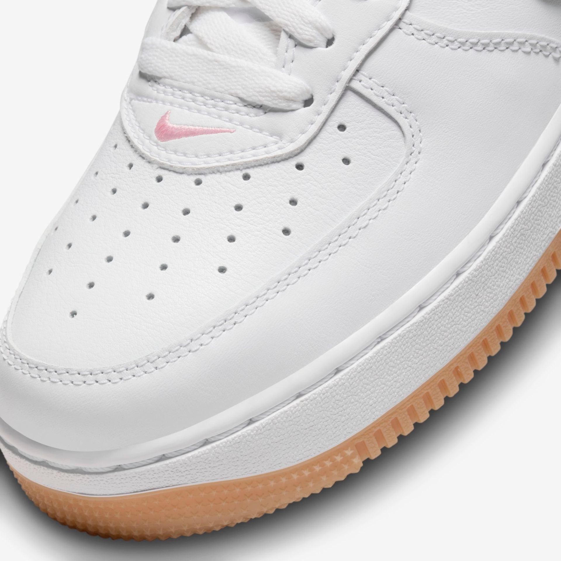 Tênis Nike Air Force 1 Low Retro - Foto 7