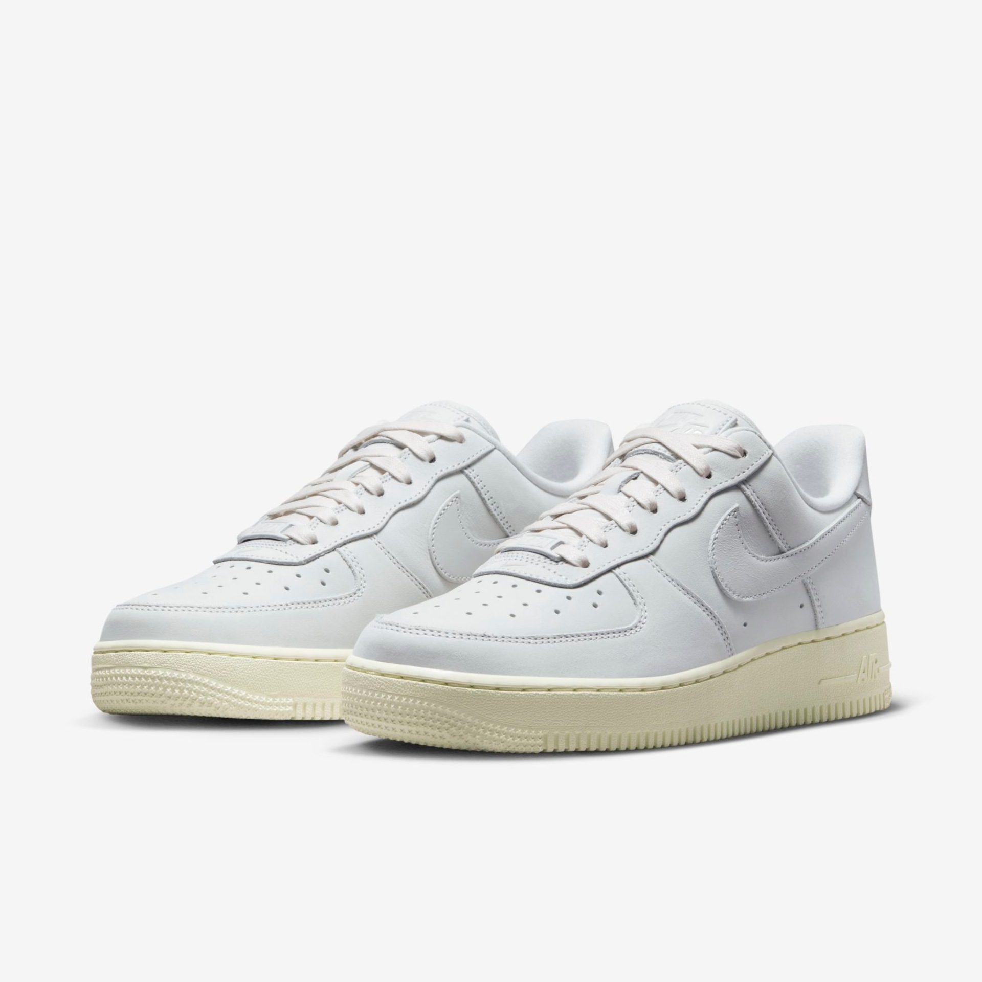 Tênis Nike Air Force 1 Premium Feminino - Foto 5