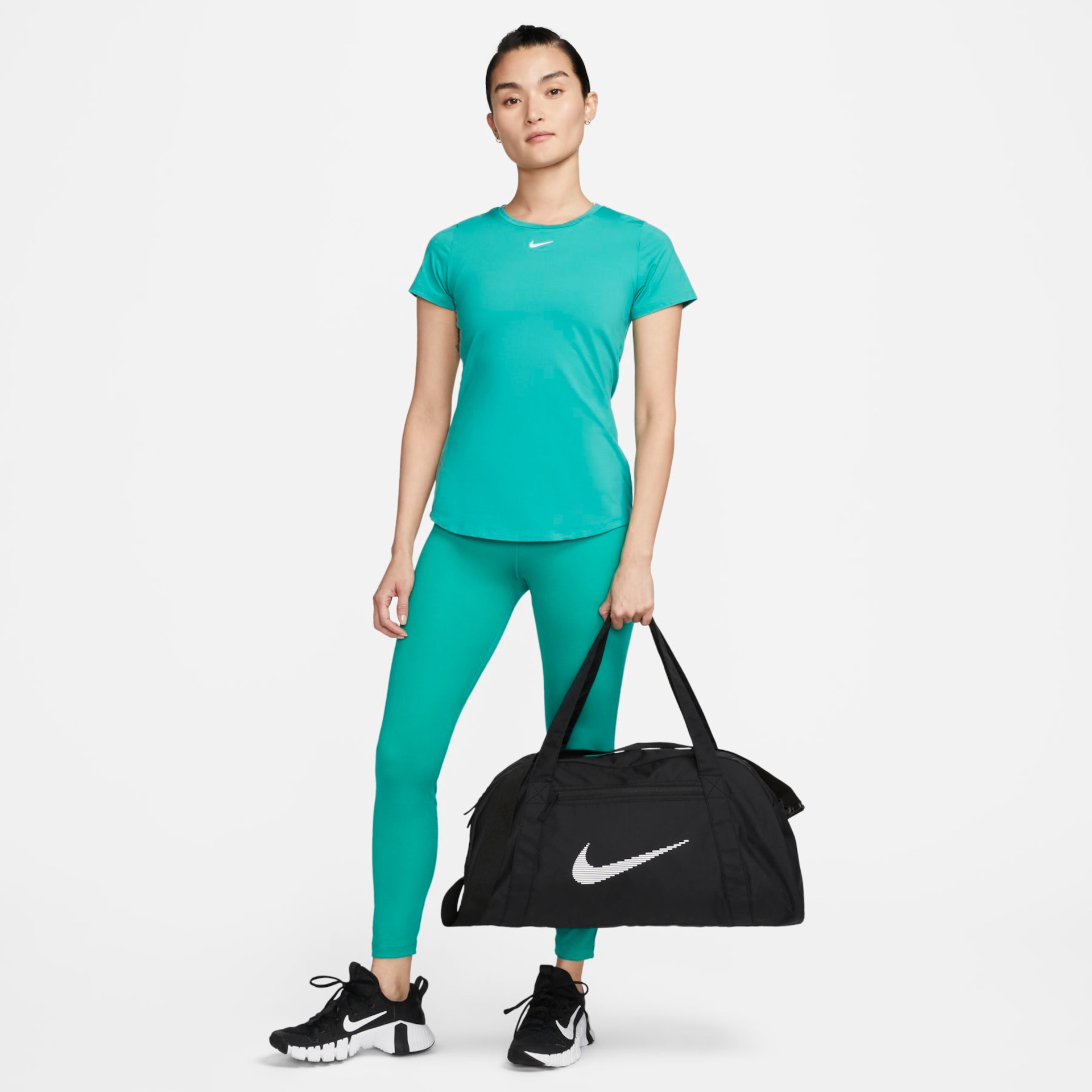 Bolsa Nike Gym Club Feminina - Foto 12