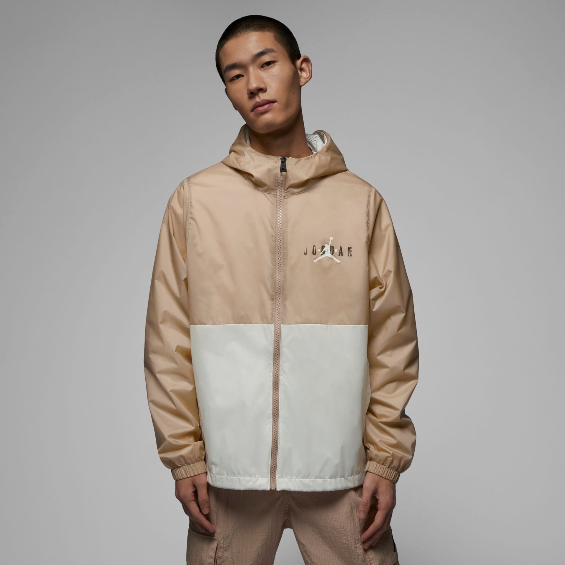 Jaqueta Jordan Essential Woven Masculina - Foto 1
