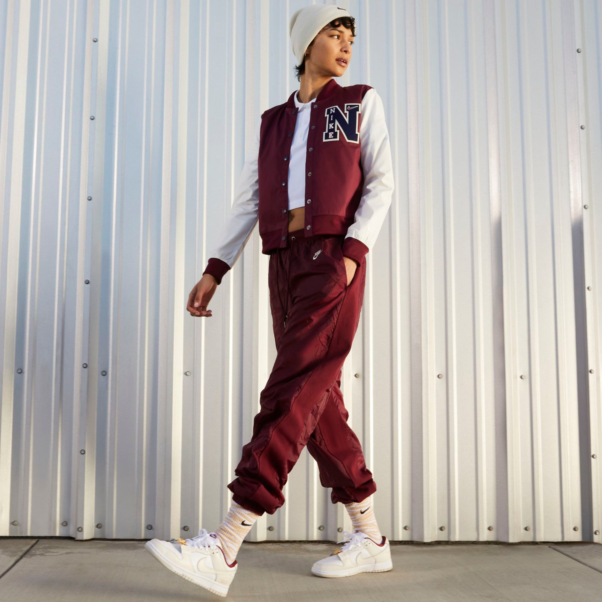 Tênis Nike Dunk Low SE Feminino - Foto 2