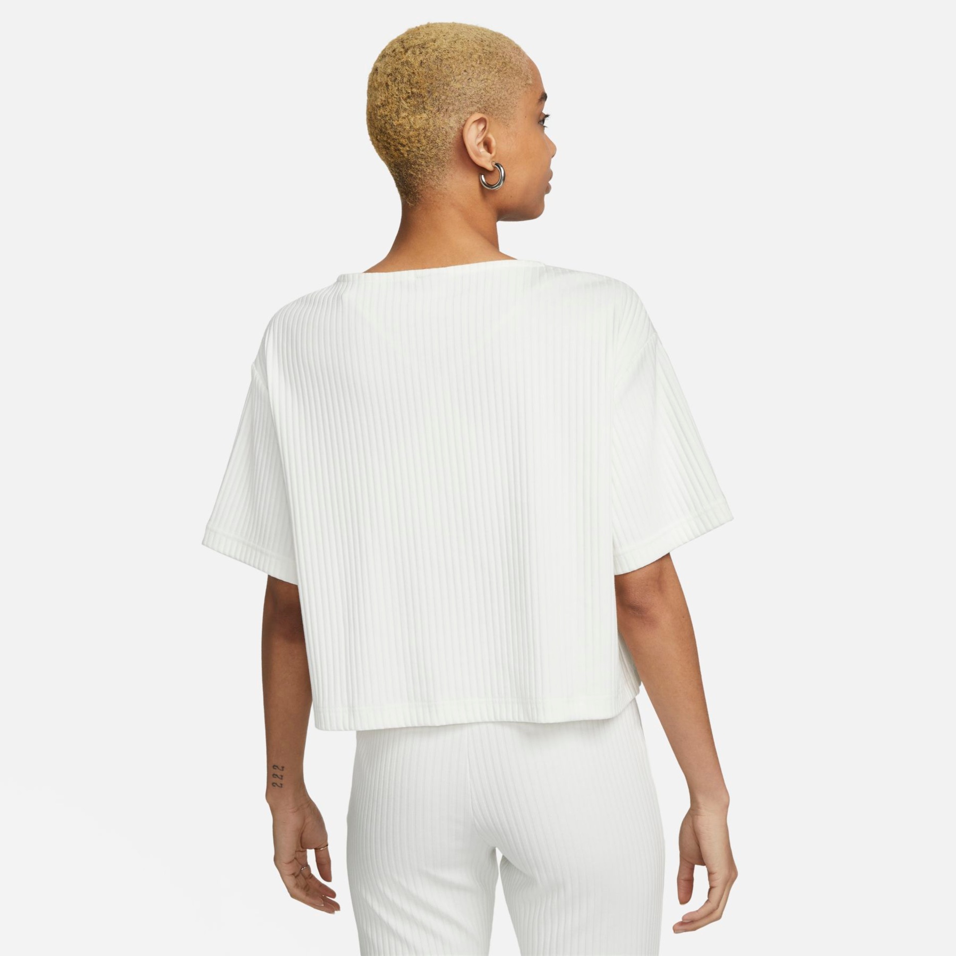 Camiseta Nike Sportswear Feminina - Foto 2