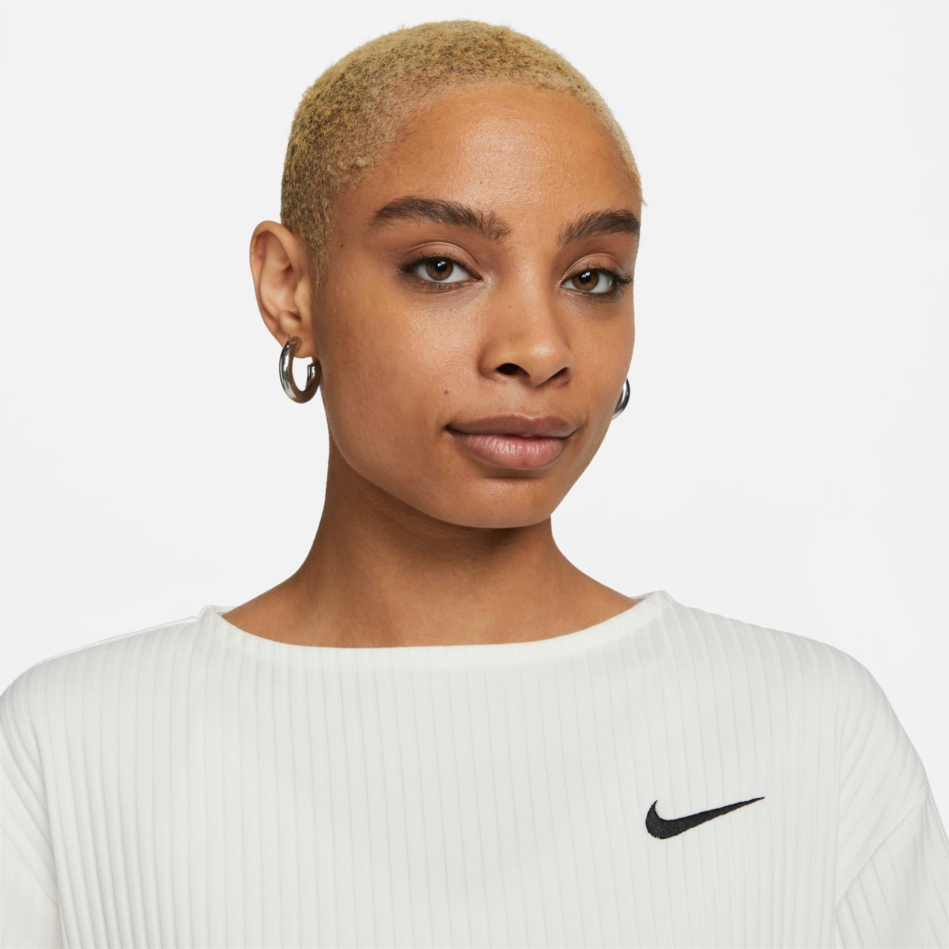 Camiseta Nike Sportswear Feminina - Foto 3