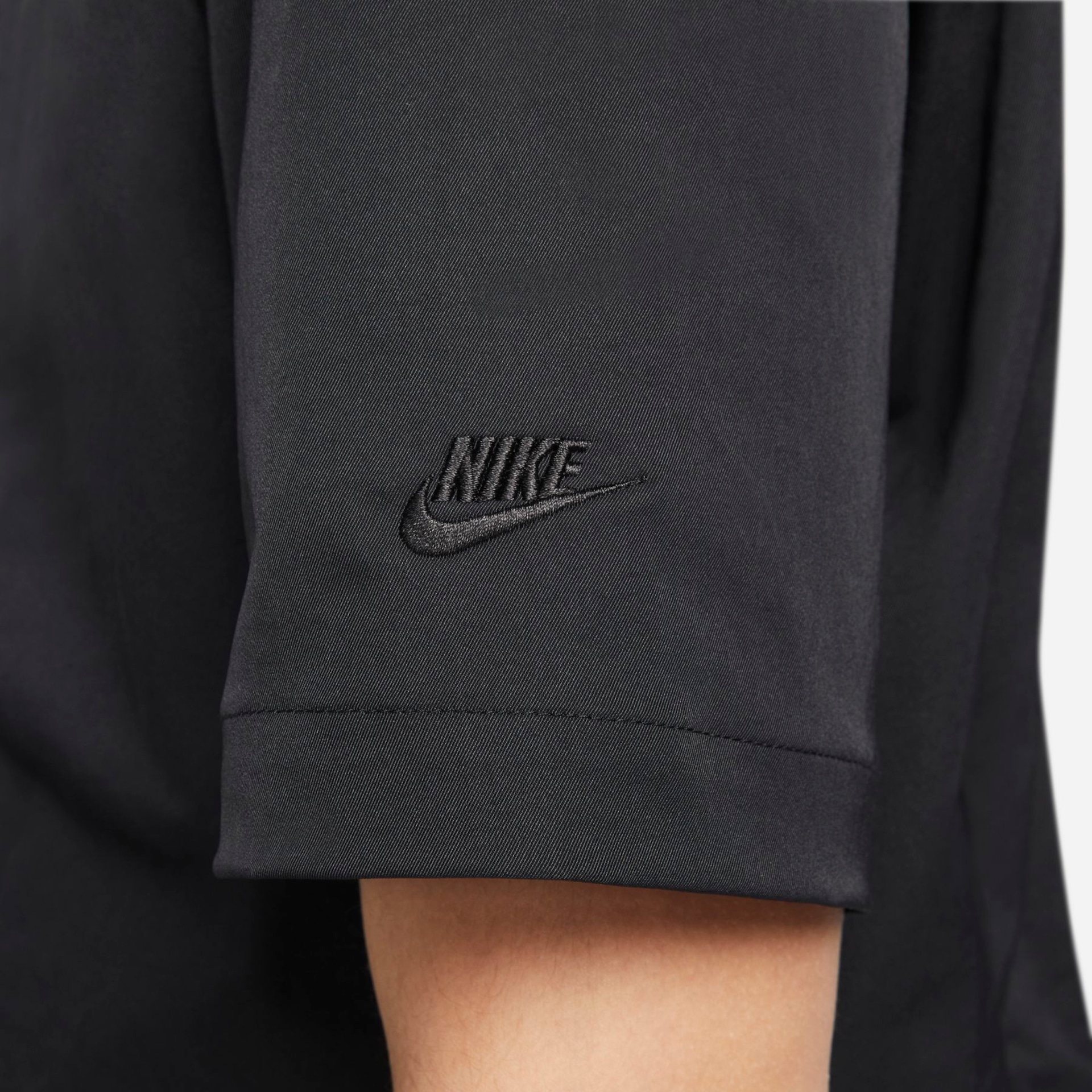 Camiseta Nike Sportswear Dri-Fit Woven Feminina - Foto 5