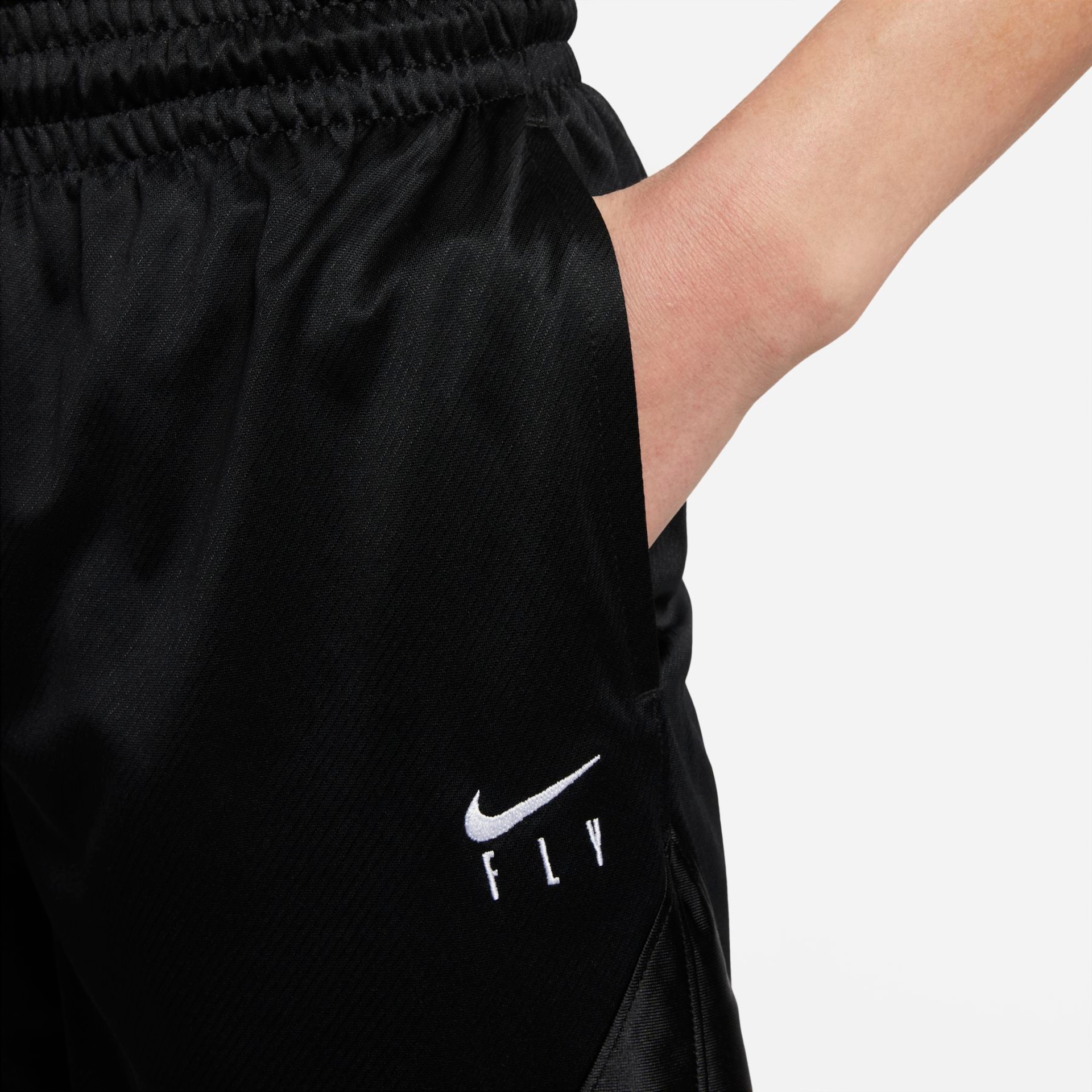 Shorts Nike Dri-FIT ISOFLY Feminino - Foto 4