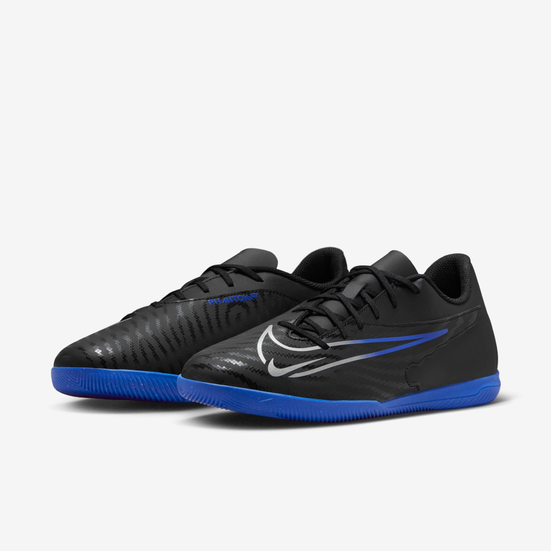 Chuteira Nike Phantom GX Club Futsal - Foto 5