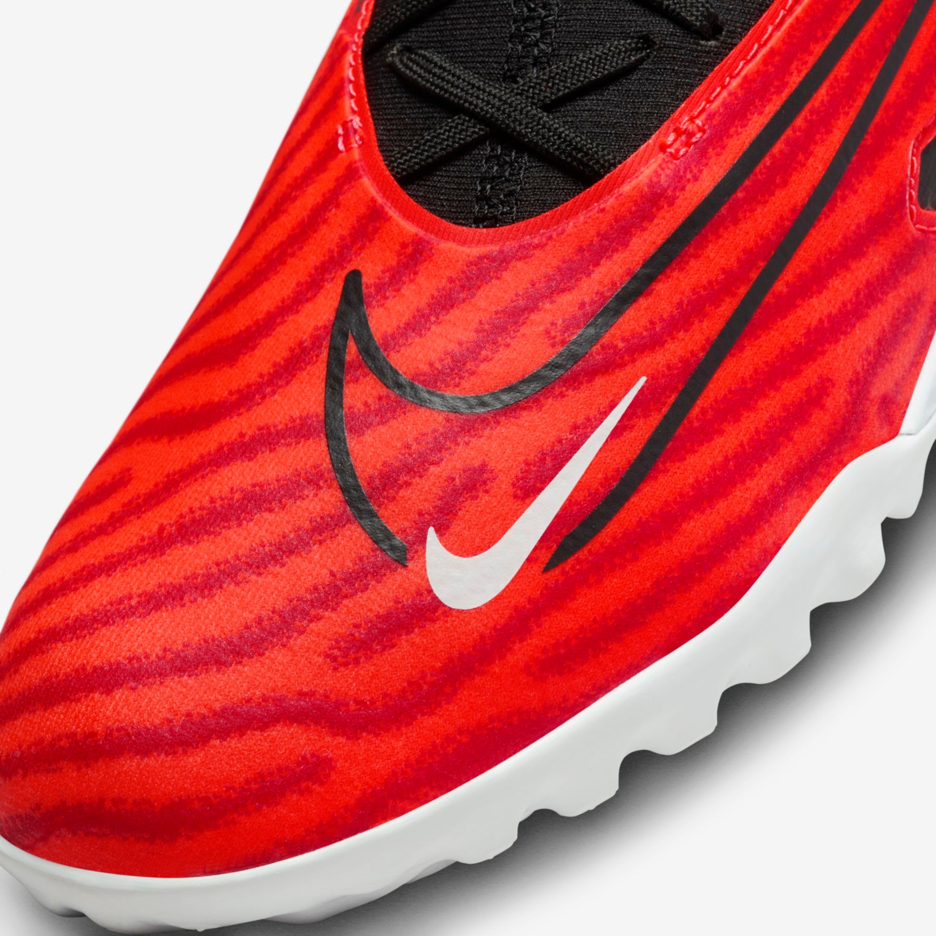 Chuteira Nike React Phantom GX Pro Society - Foto 7